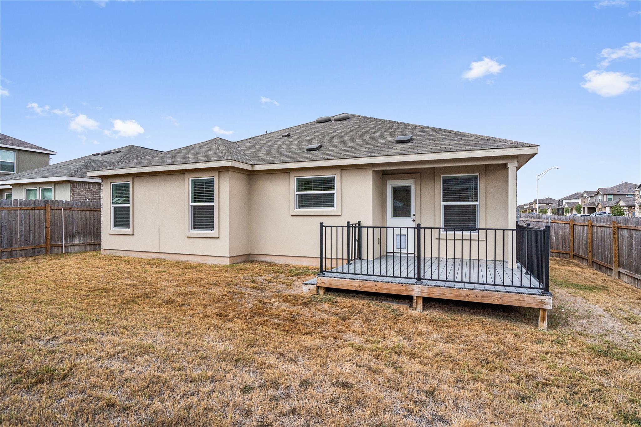 101 Sunrise Oak Cv Property Photo 22