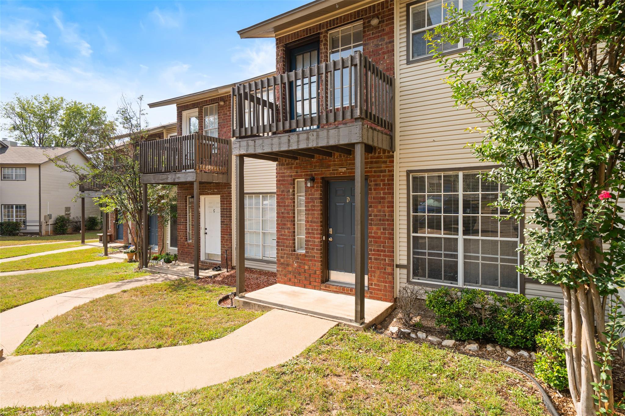 1807 River Crossing Cir #b Property Photo 2