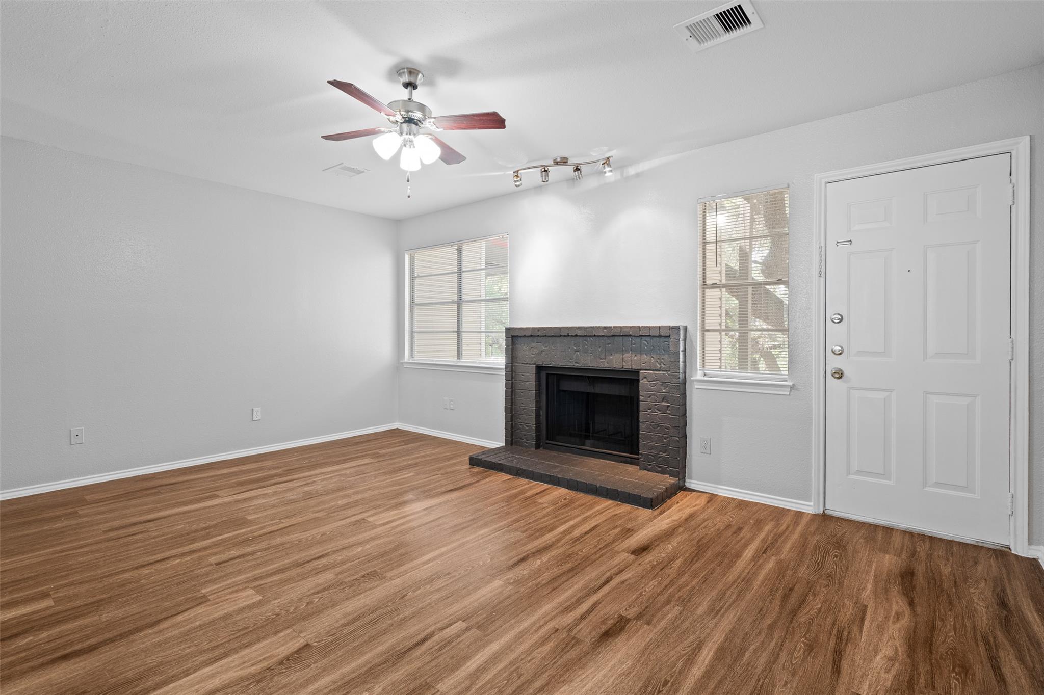 1807 River Crossing Cir #b Property Photo 7
