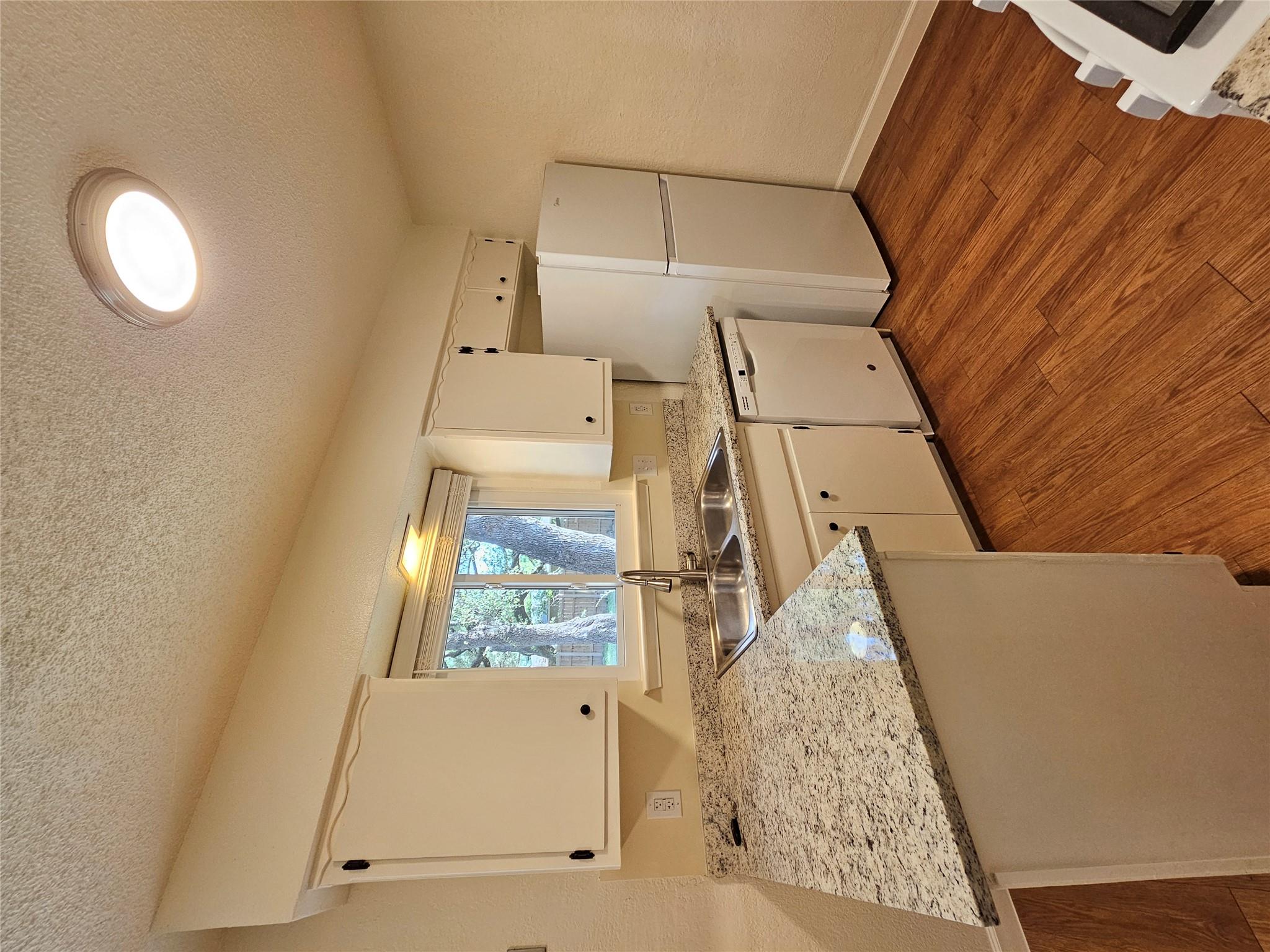 8005 Creekmere Ln Property Photo 11