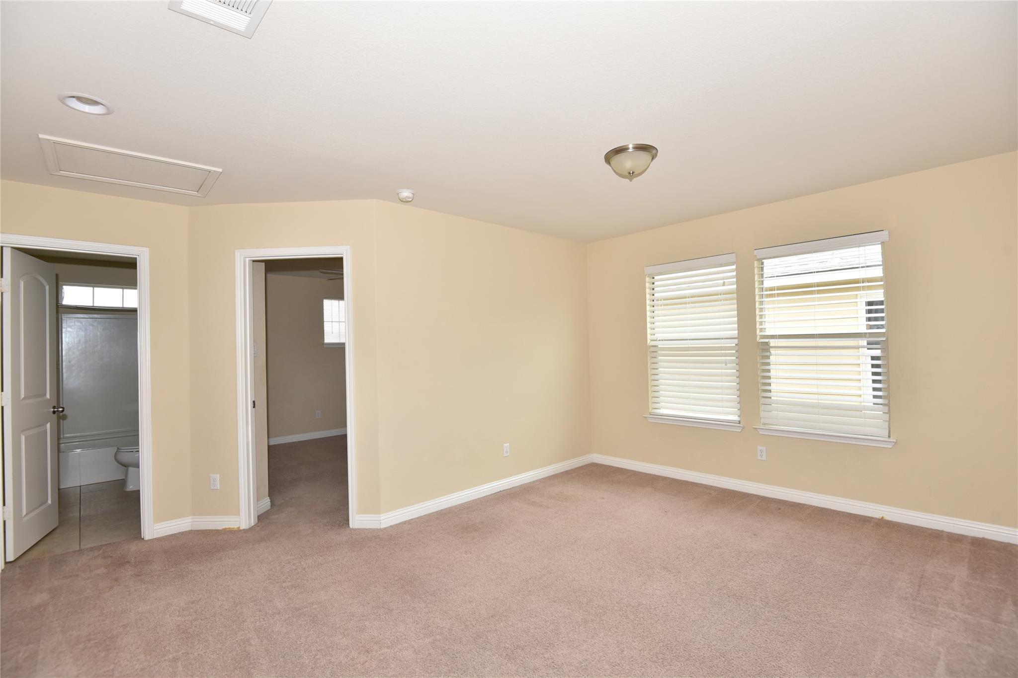 3913 Dover Ferry Xing Property Photo 12