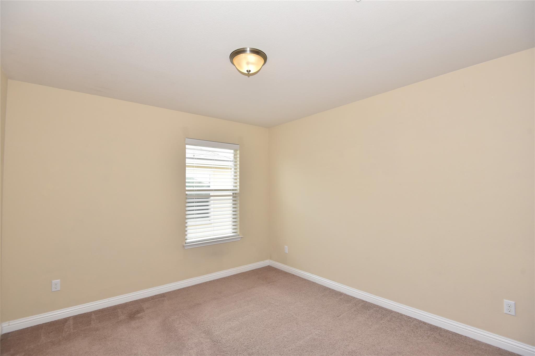 3913 Dover Ferry Xing Property Photo 15