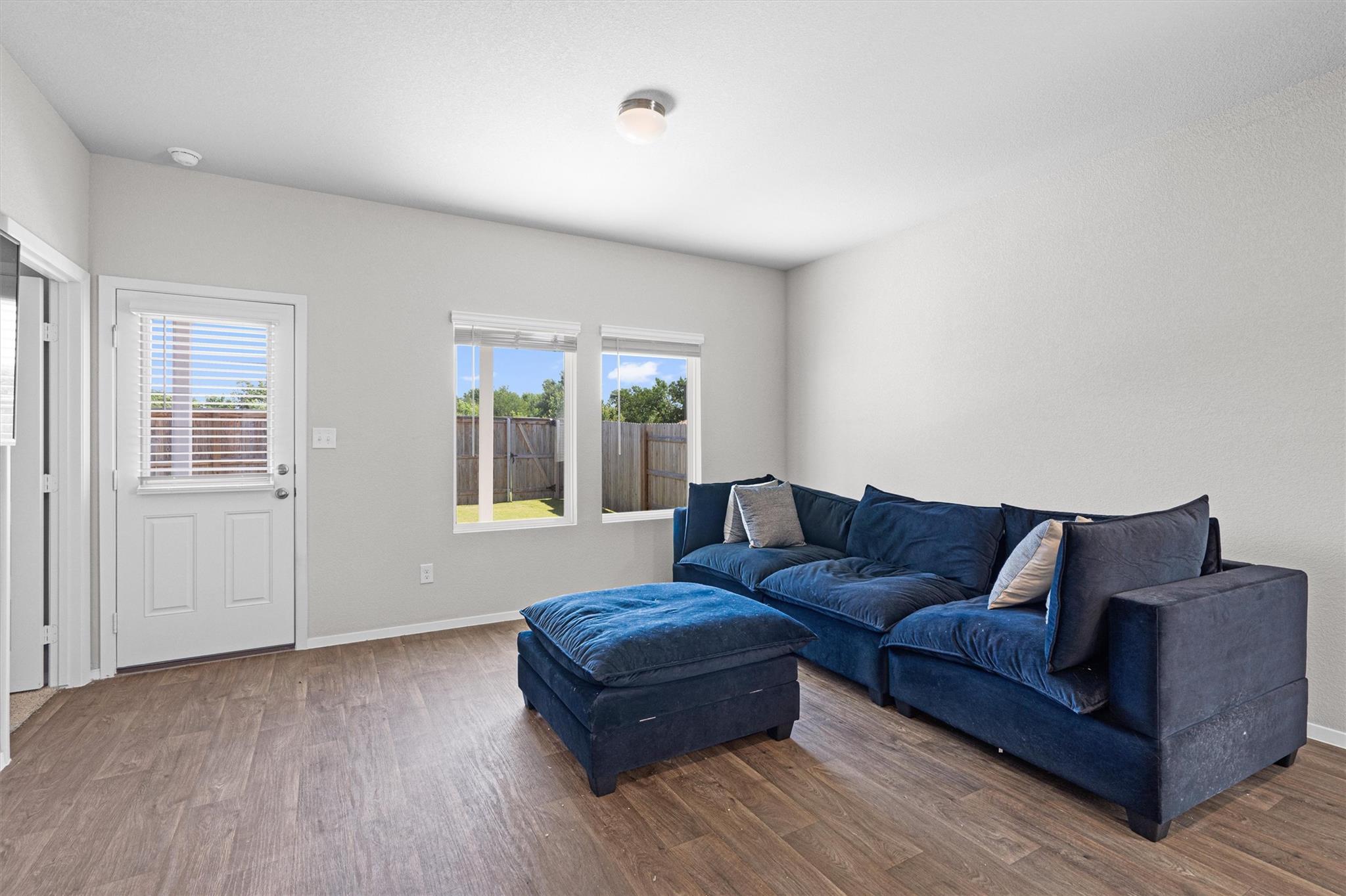 2606 Totley Rd Property Photo 11