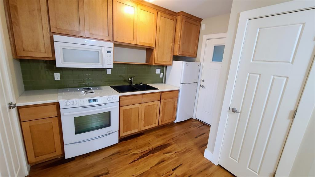 1913 Robbins Pl #e Property Photo 2