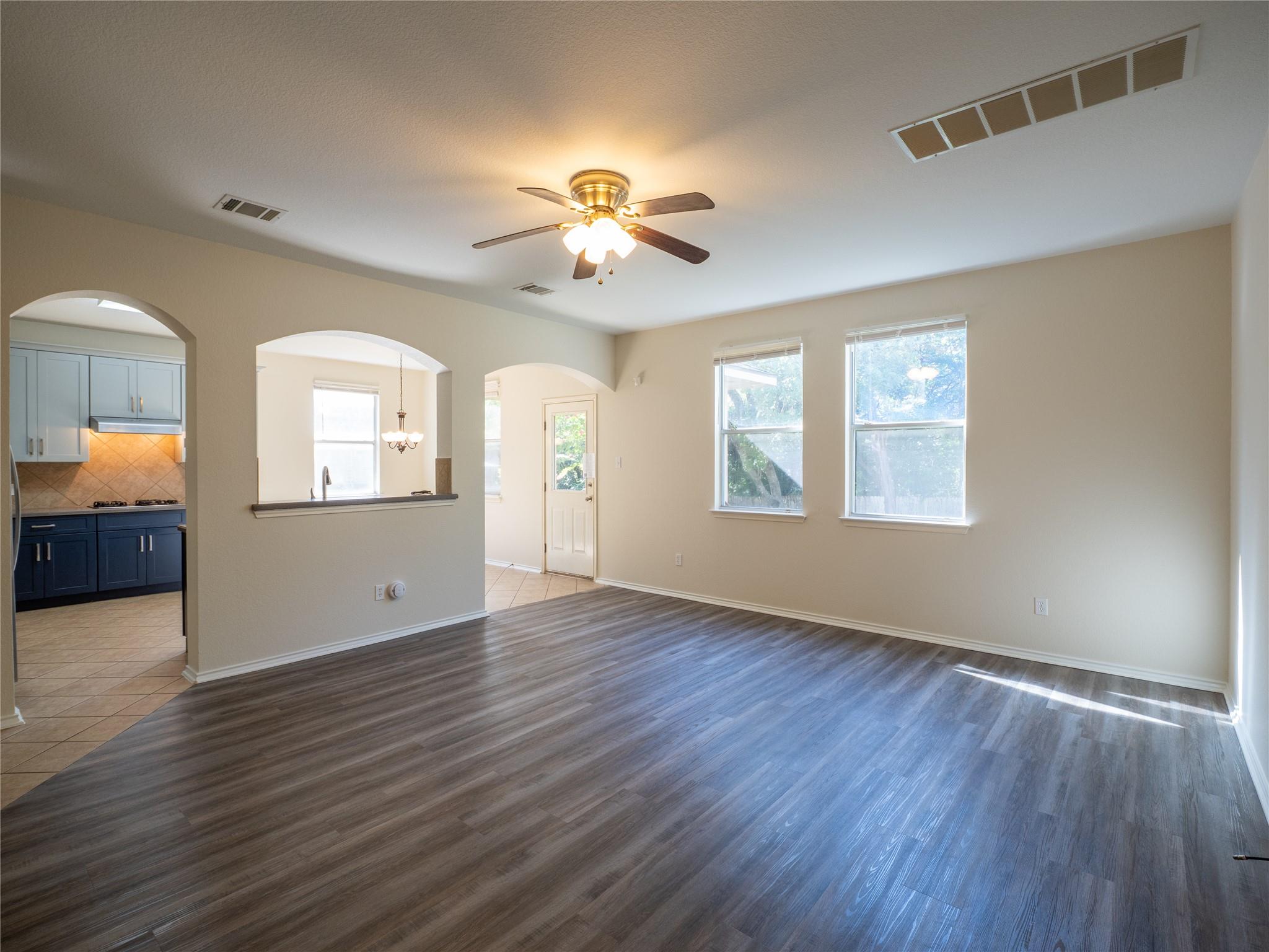 1710 Lomita Dr Property Photo 4