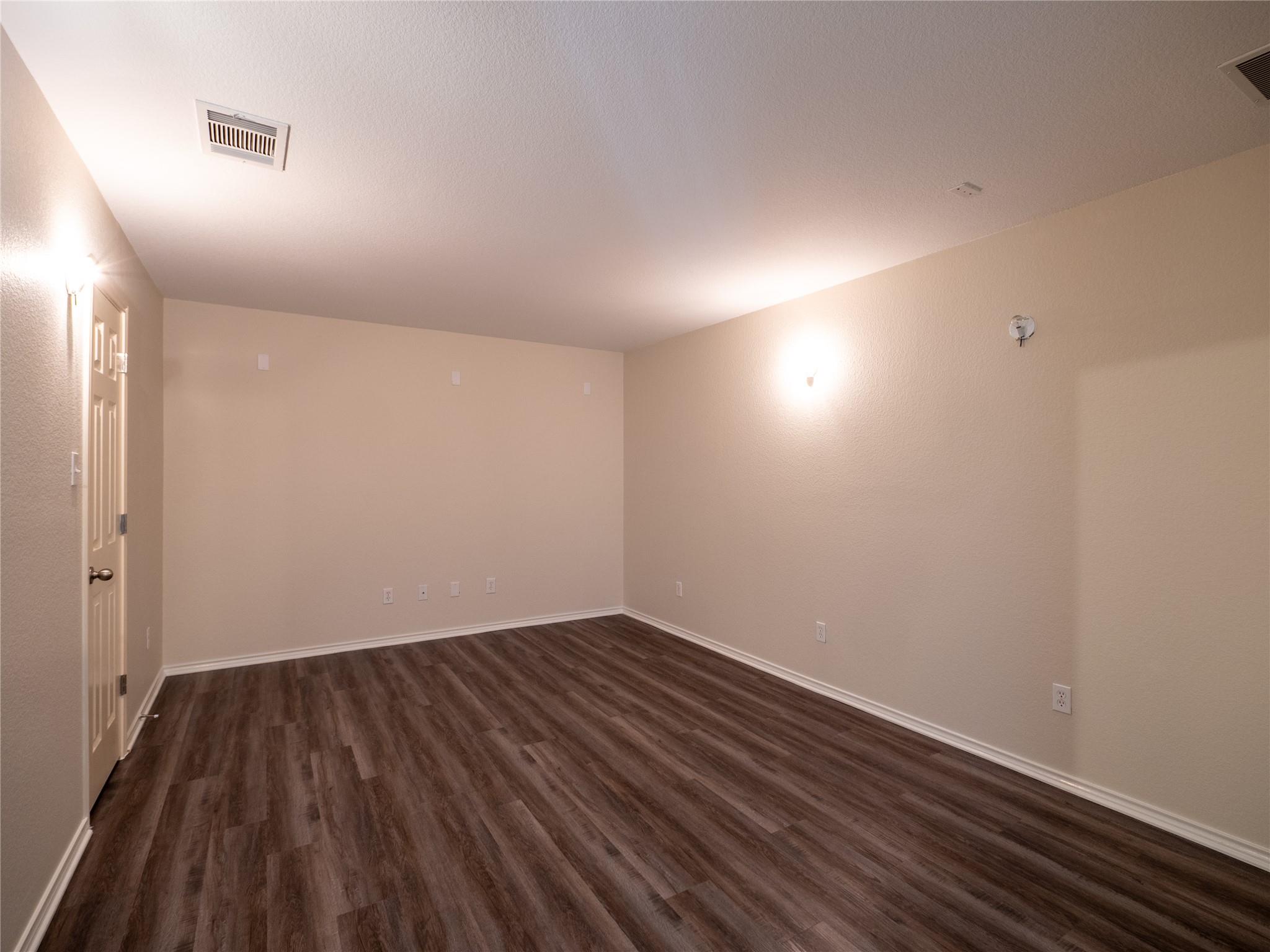 1710 Lomita Dr Property Photo 5