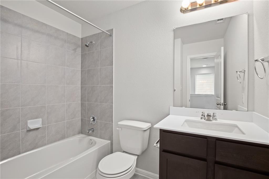 18014 Lungo St Property Photo 11