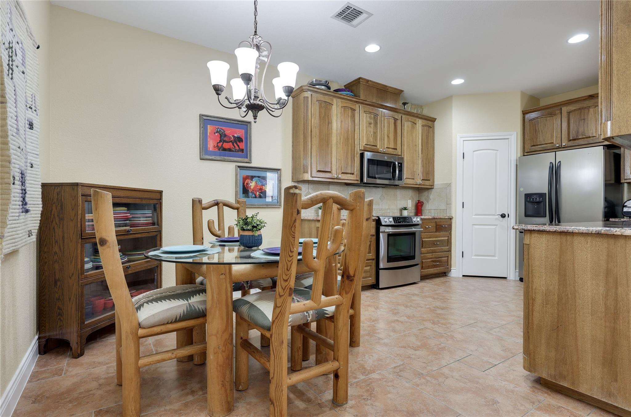 21118 Highland Lake Dr #2 Property Photo 10
