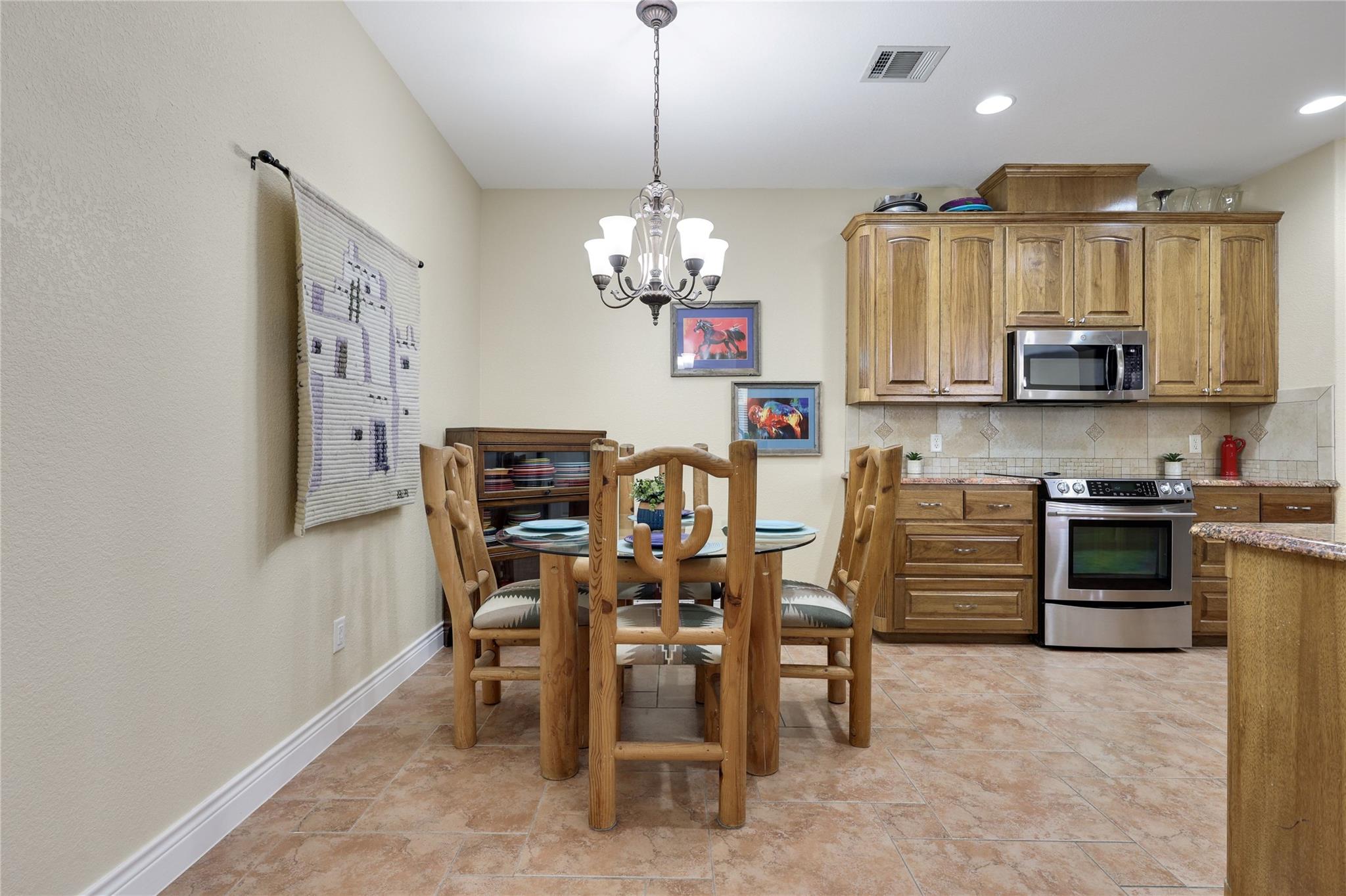 21118 Highland Lake Dr #2 Property Photo 12