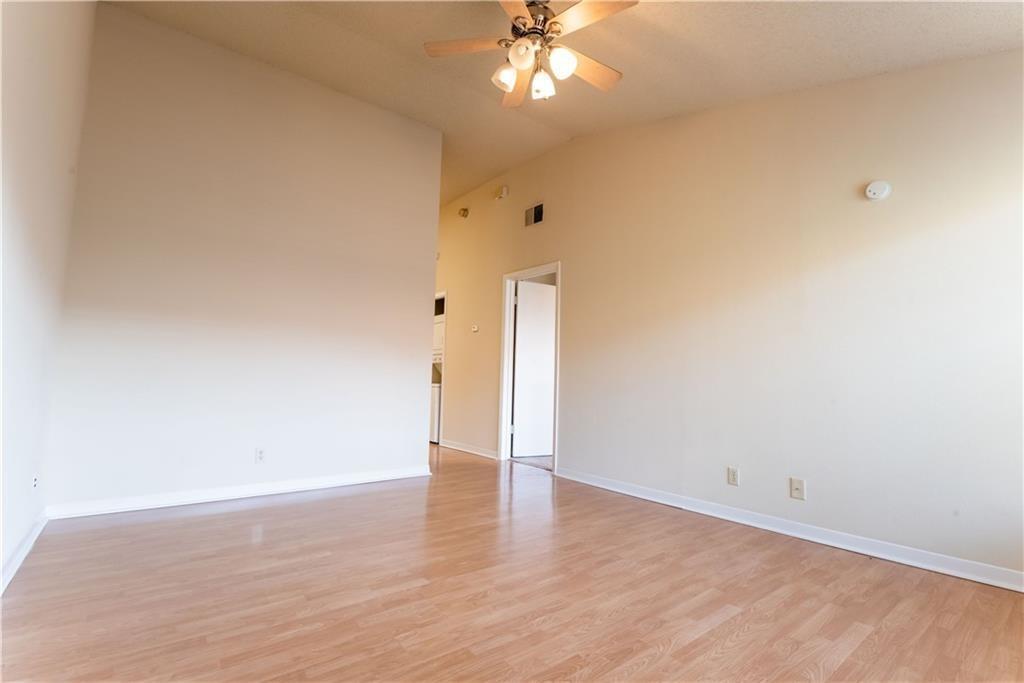 2216 San Gabriel St #206 Property Photo 3
