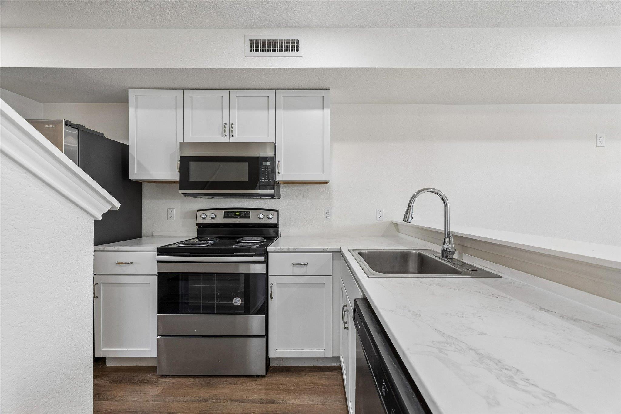 230 Debus Dr ##109b Property Photo 6