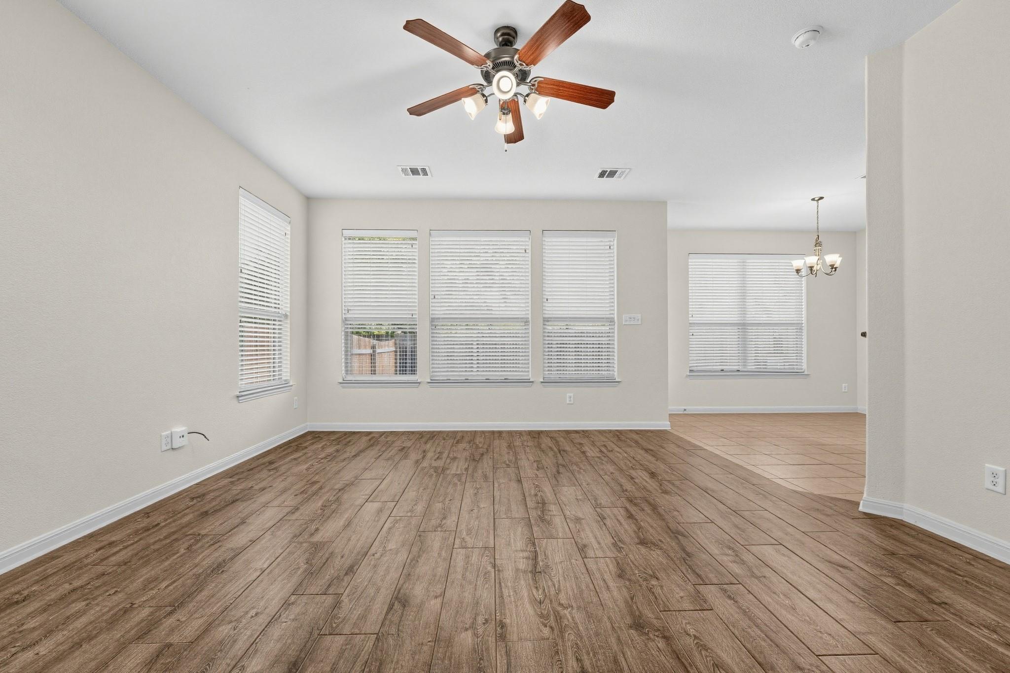 2410 Great Oaks Dr #401 Property Photo 8