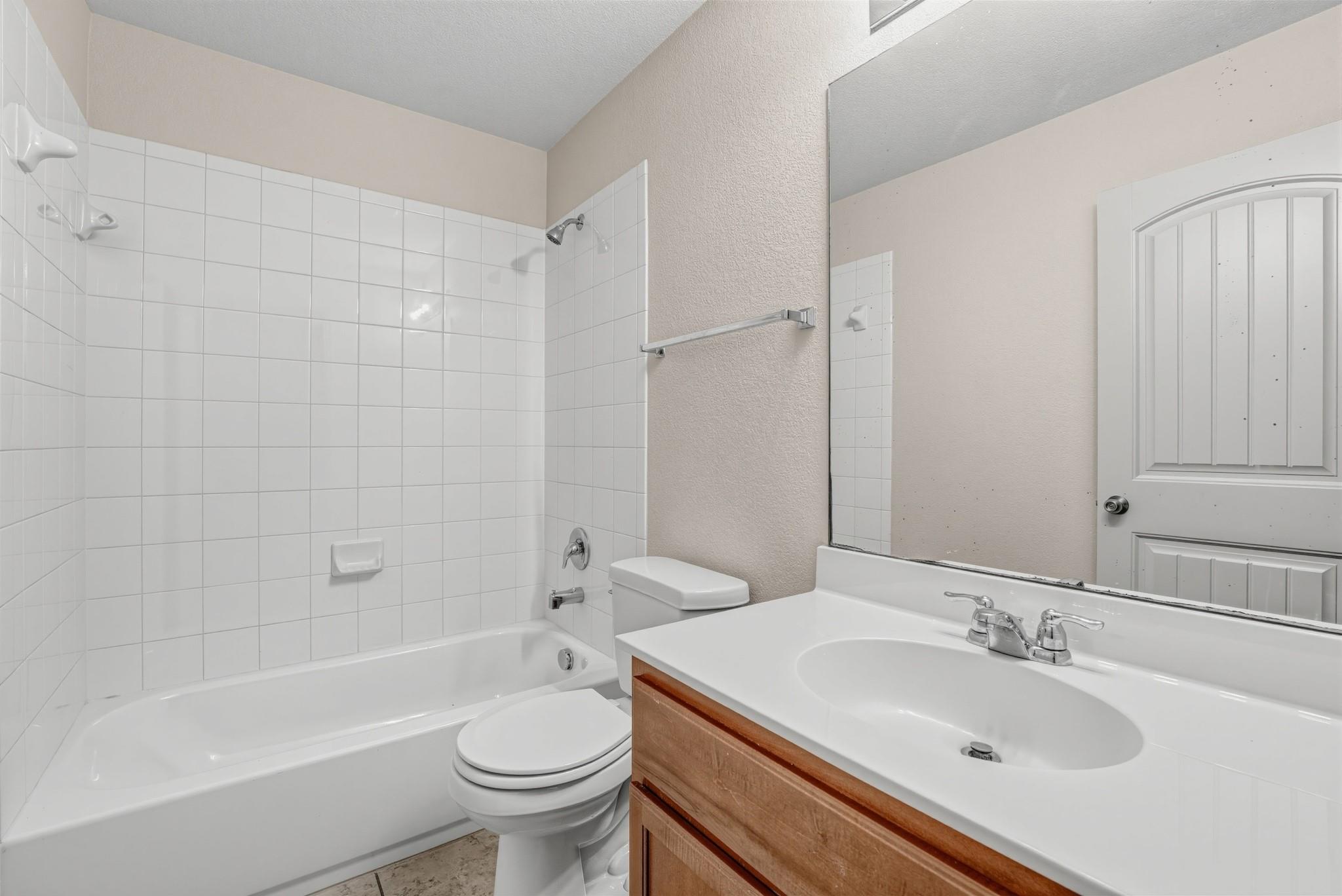 2410 Great Oaks Dr #401 Property Photo 21