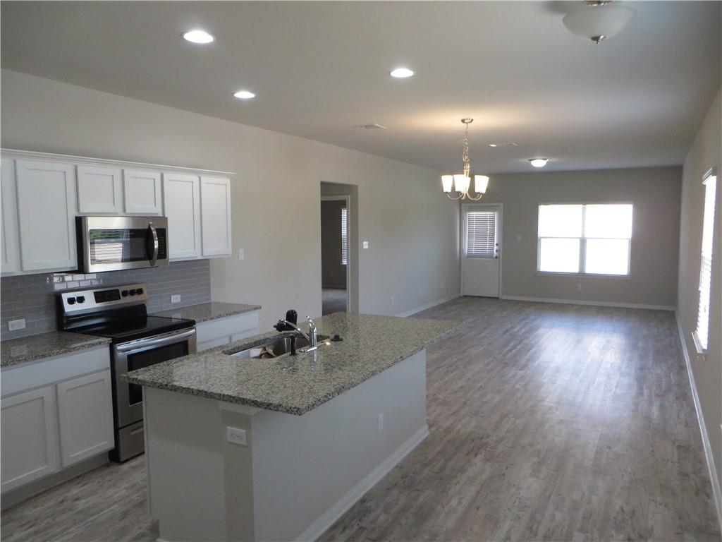 1200 Ferryman Dr Property Photo 6