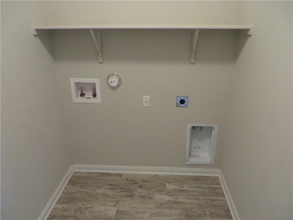 1200 Ferryman Dr Property Photo 10