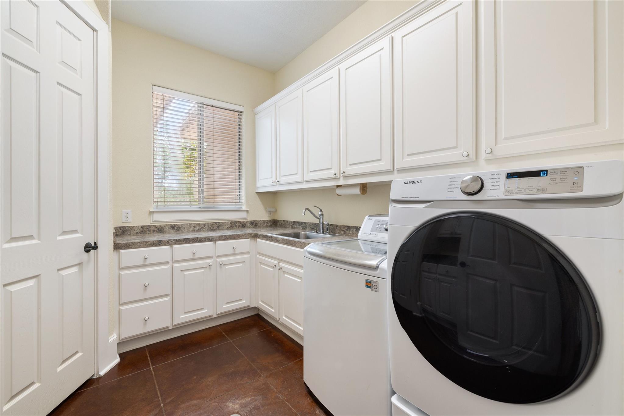 605 Ladin Ln Property Photo 17