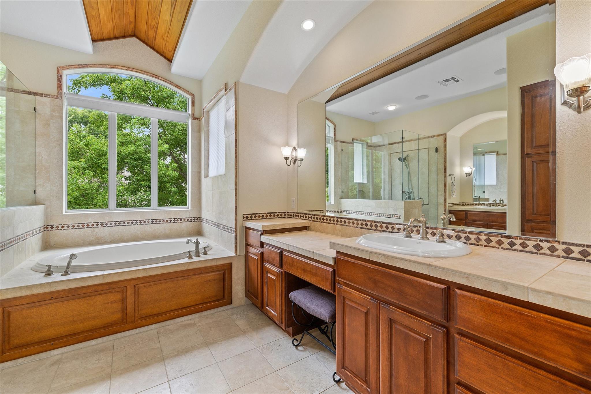 605 Ladin Ln Property Photo 21