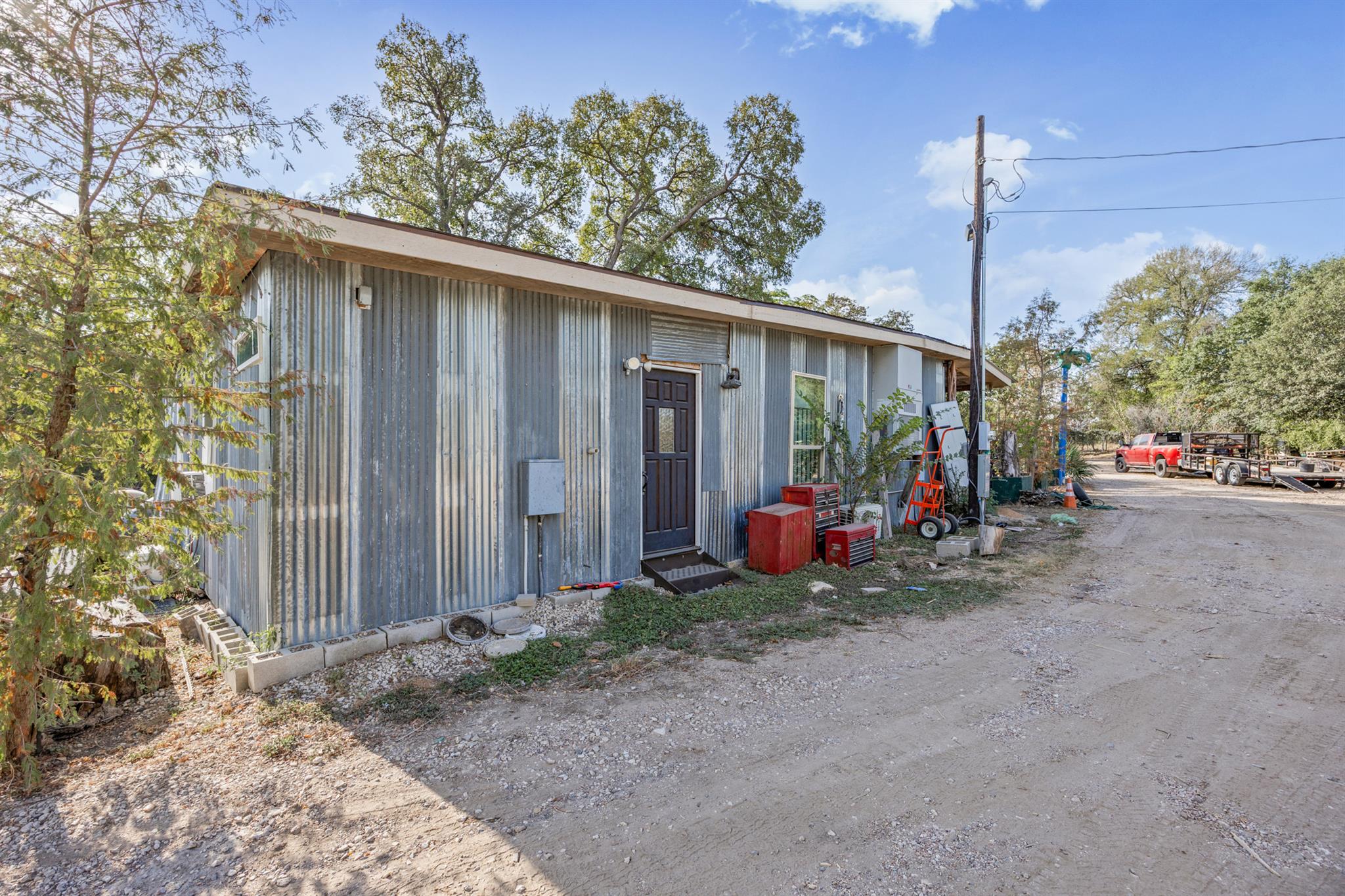 6400 Wilcab Rd Property Photo 1