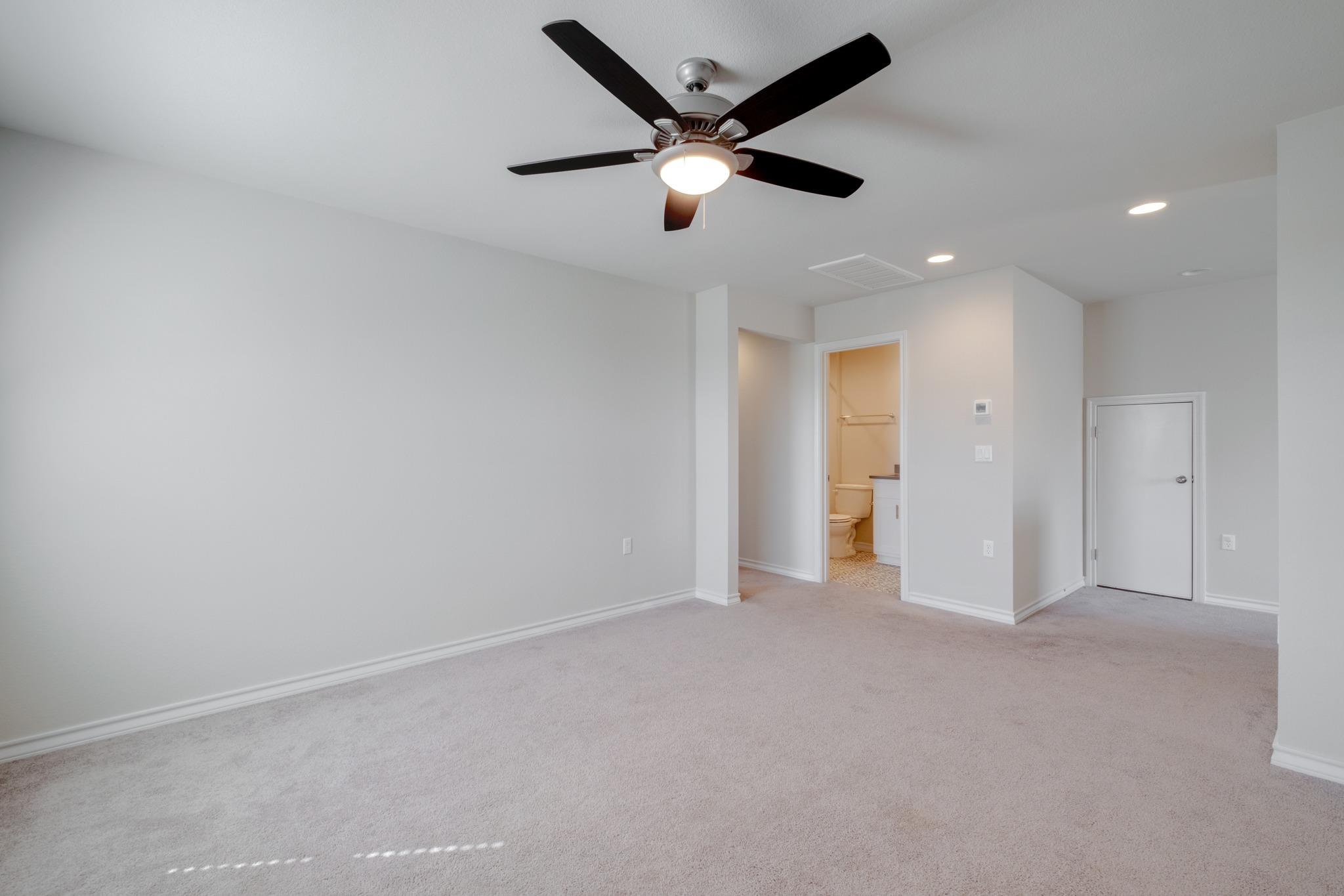 11920 Saddle Rock Dr Property Photo 17