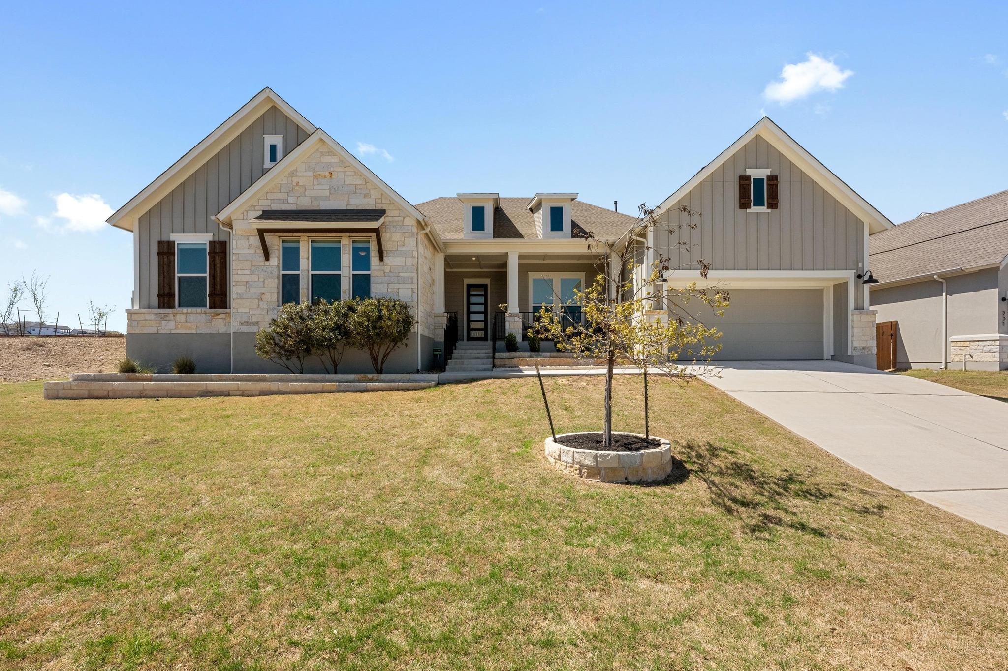 215 Starfire Dr Property Photo