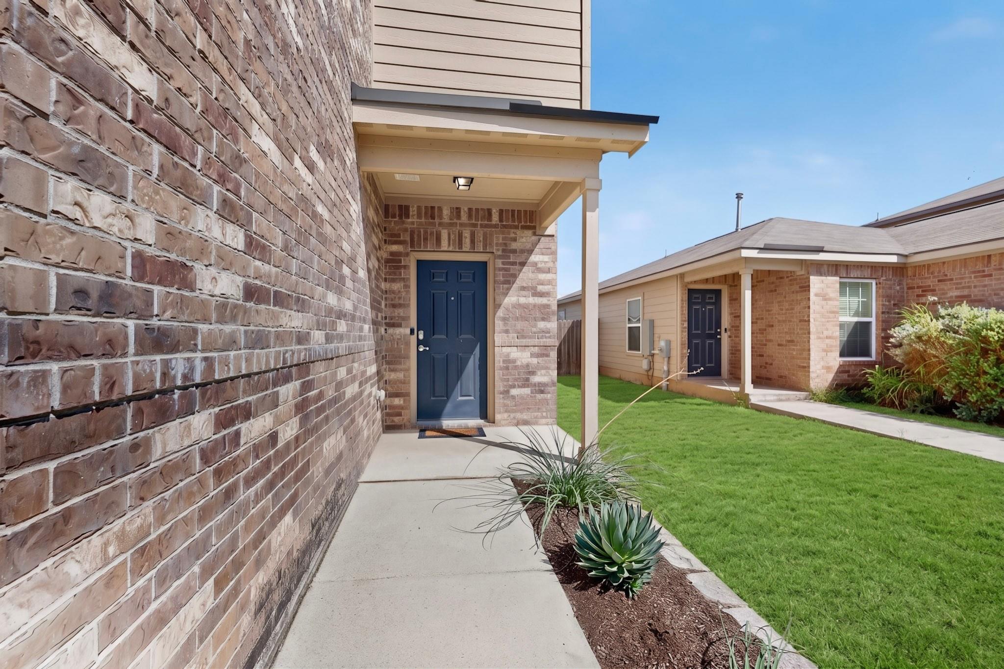 1382 Breanna Ln Property Photo 3