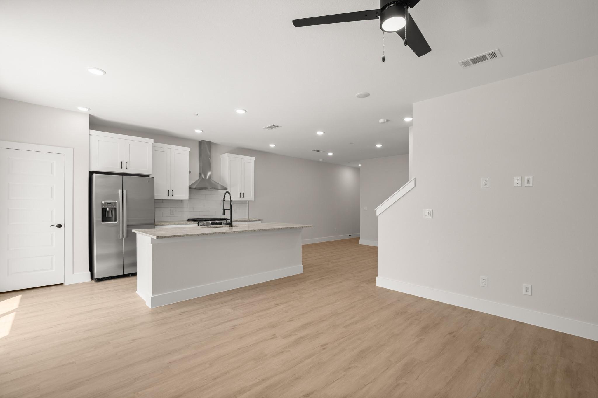 5502 Mobeetie Loop Property Photo 2