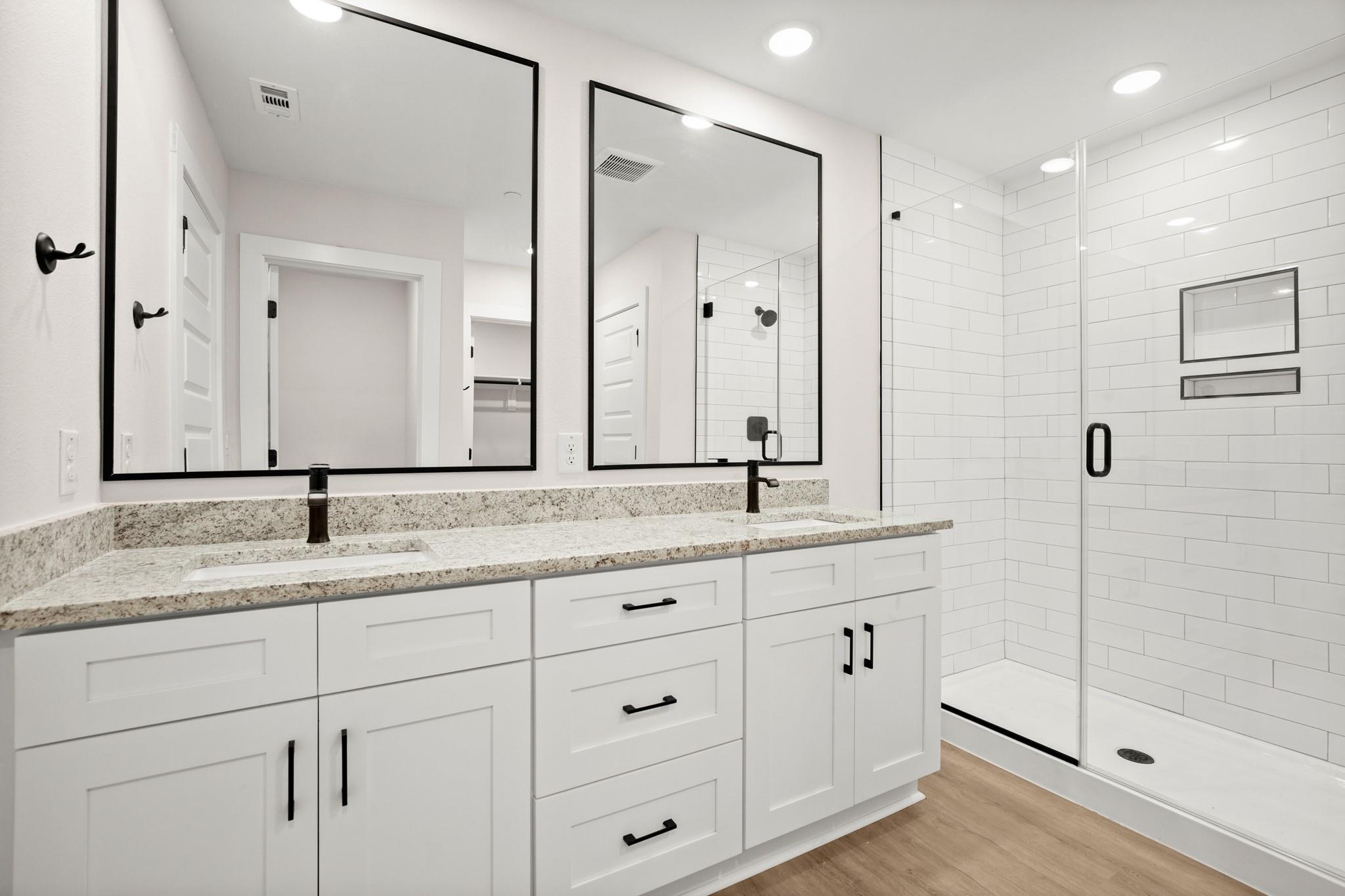 5502 Mobeetie Loop Property Photo 8