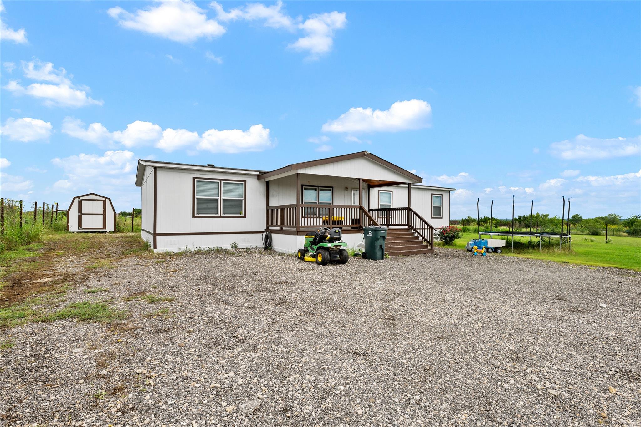 360 Shady Oaks Dr #b Property Photo 2