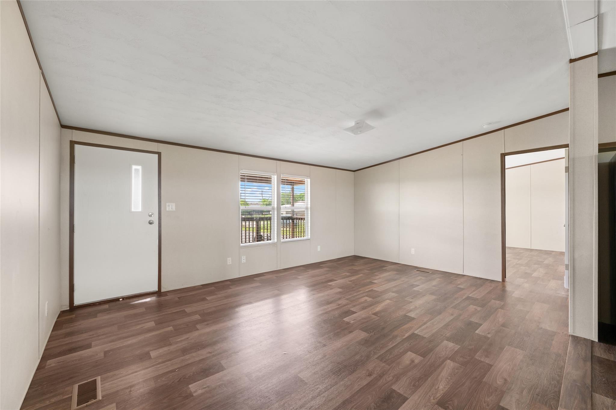 360 Shady Oaks Dr #b Property Photo 6
