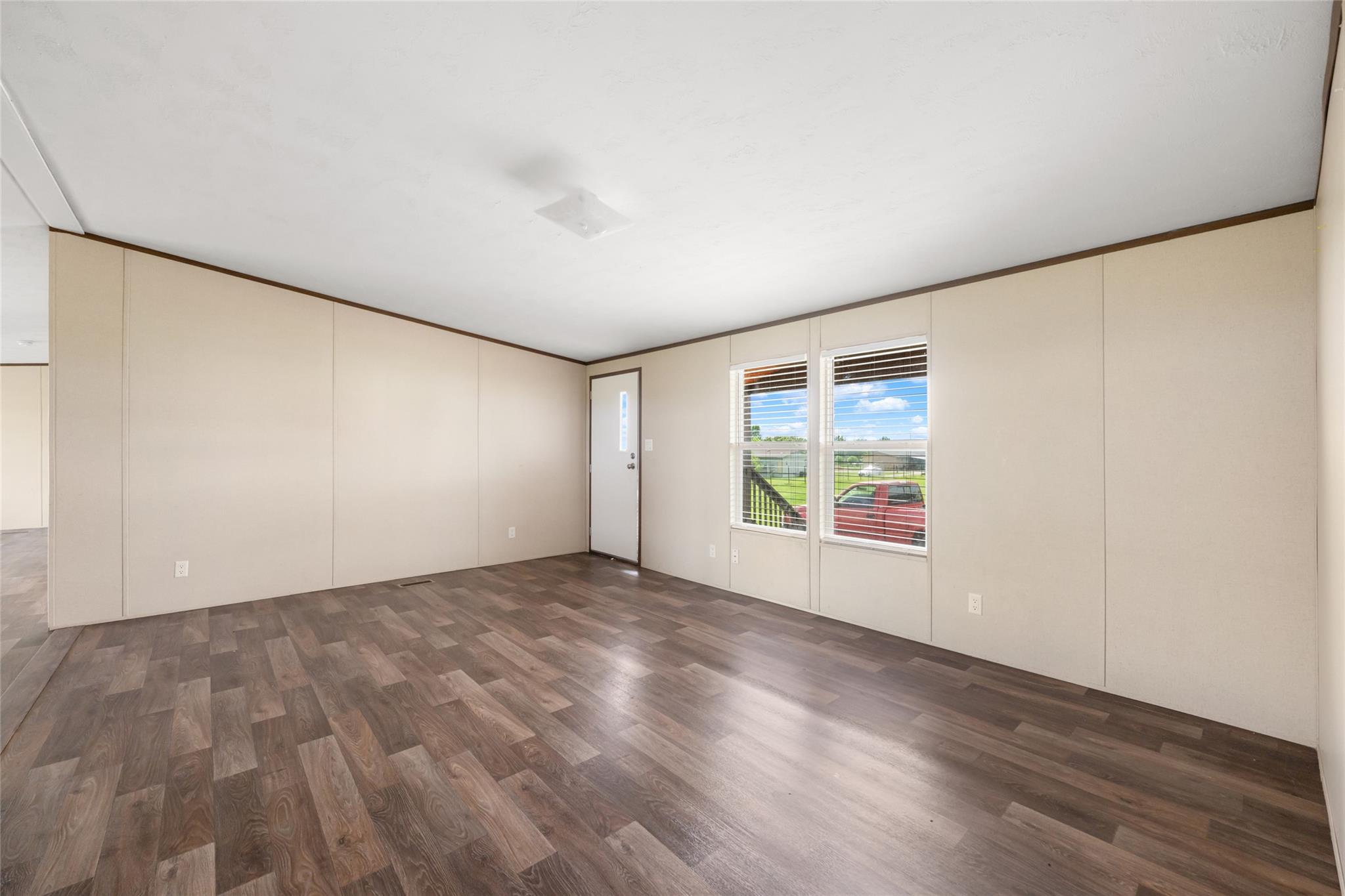 360 Shady Oaks Dr #b Property Photo 8