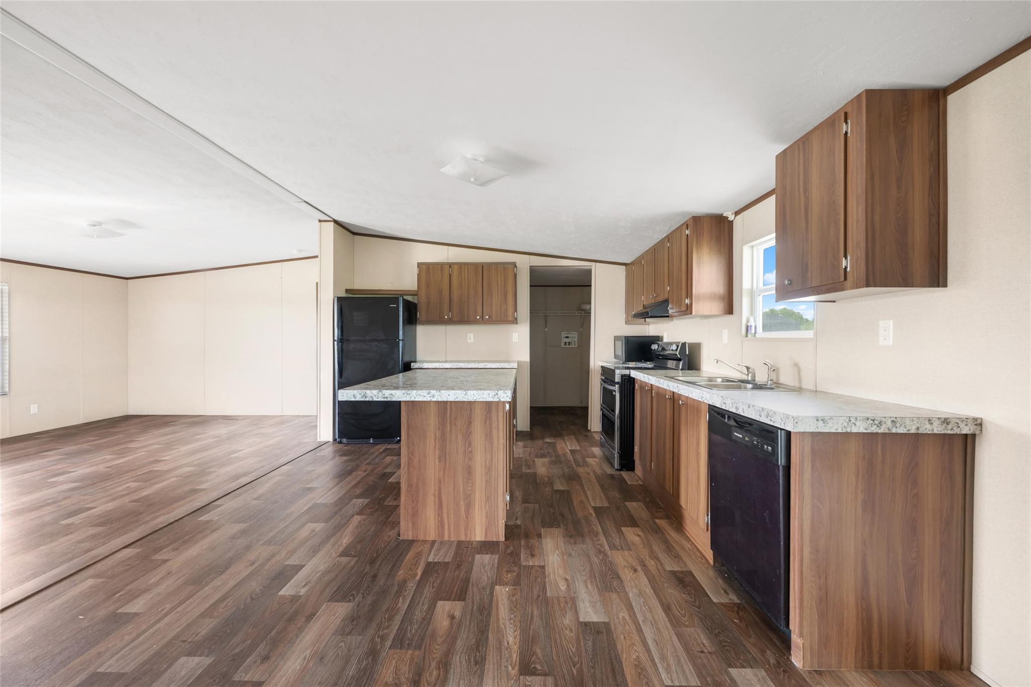 360 Shady Oaks Dr #b Property Photo 13