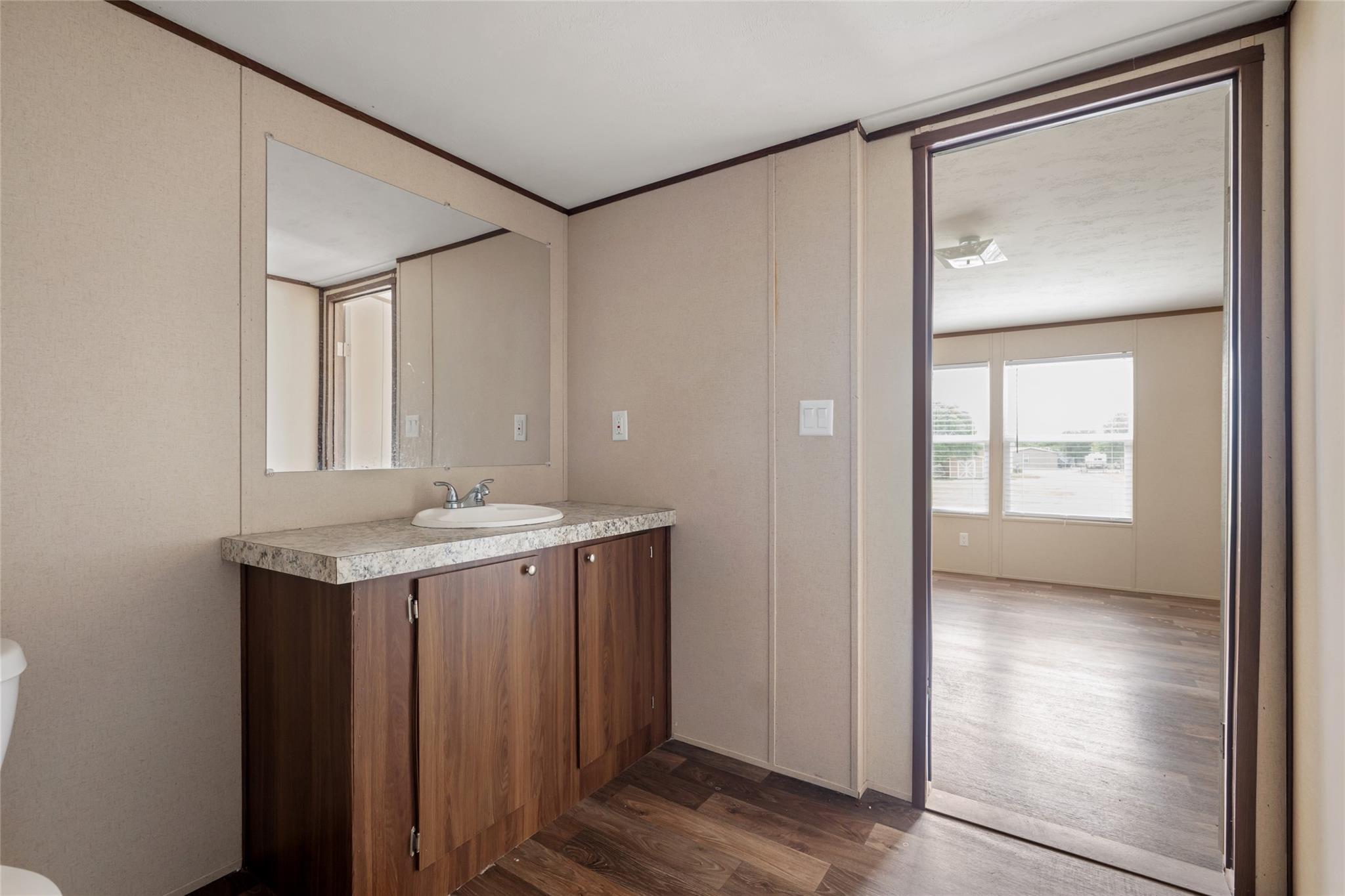360 Shady Oaks Dr #b Property Photo 23