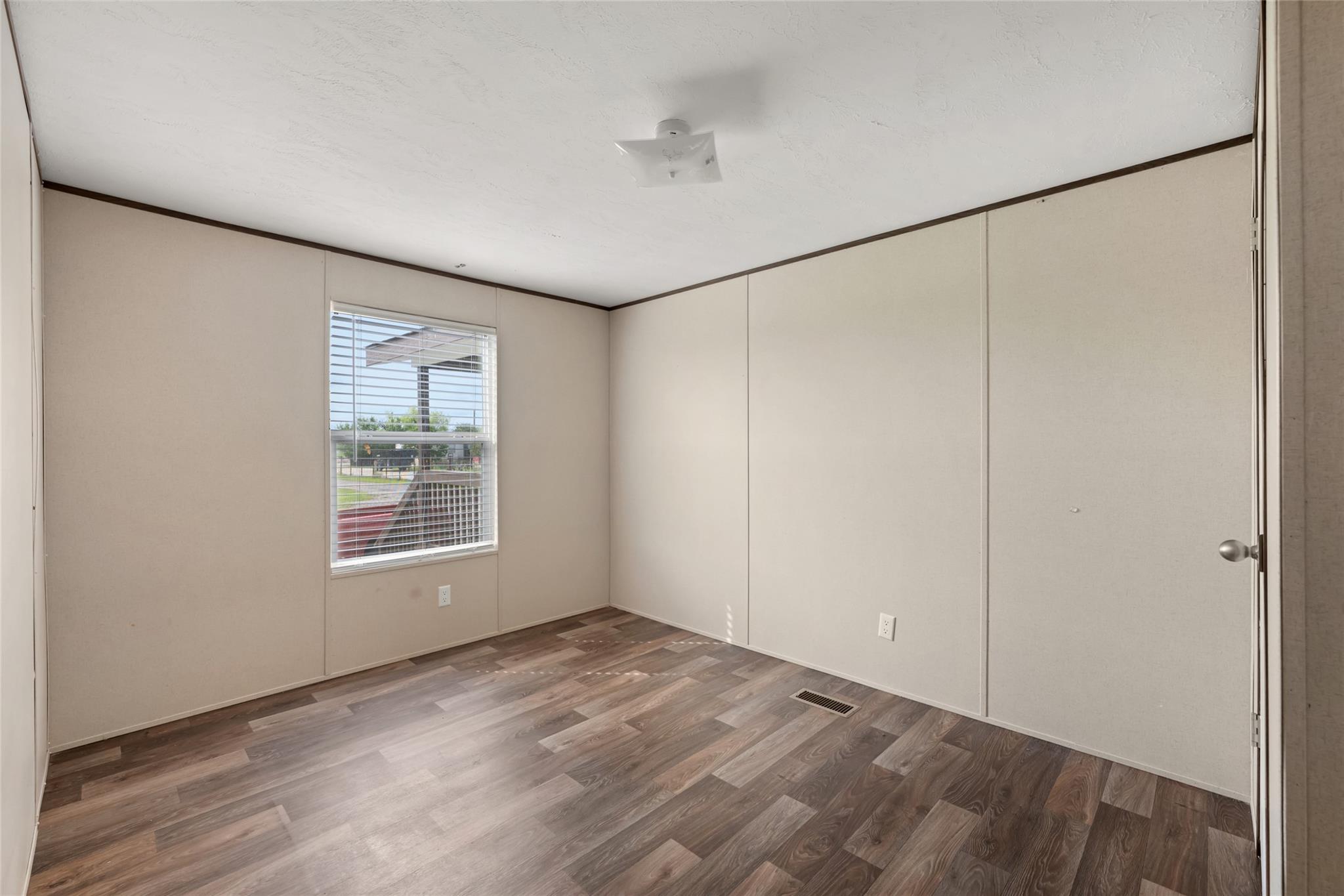 360 Shady Oaks Dr #b Property Photo 25