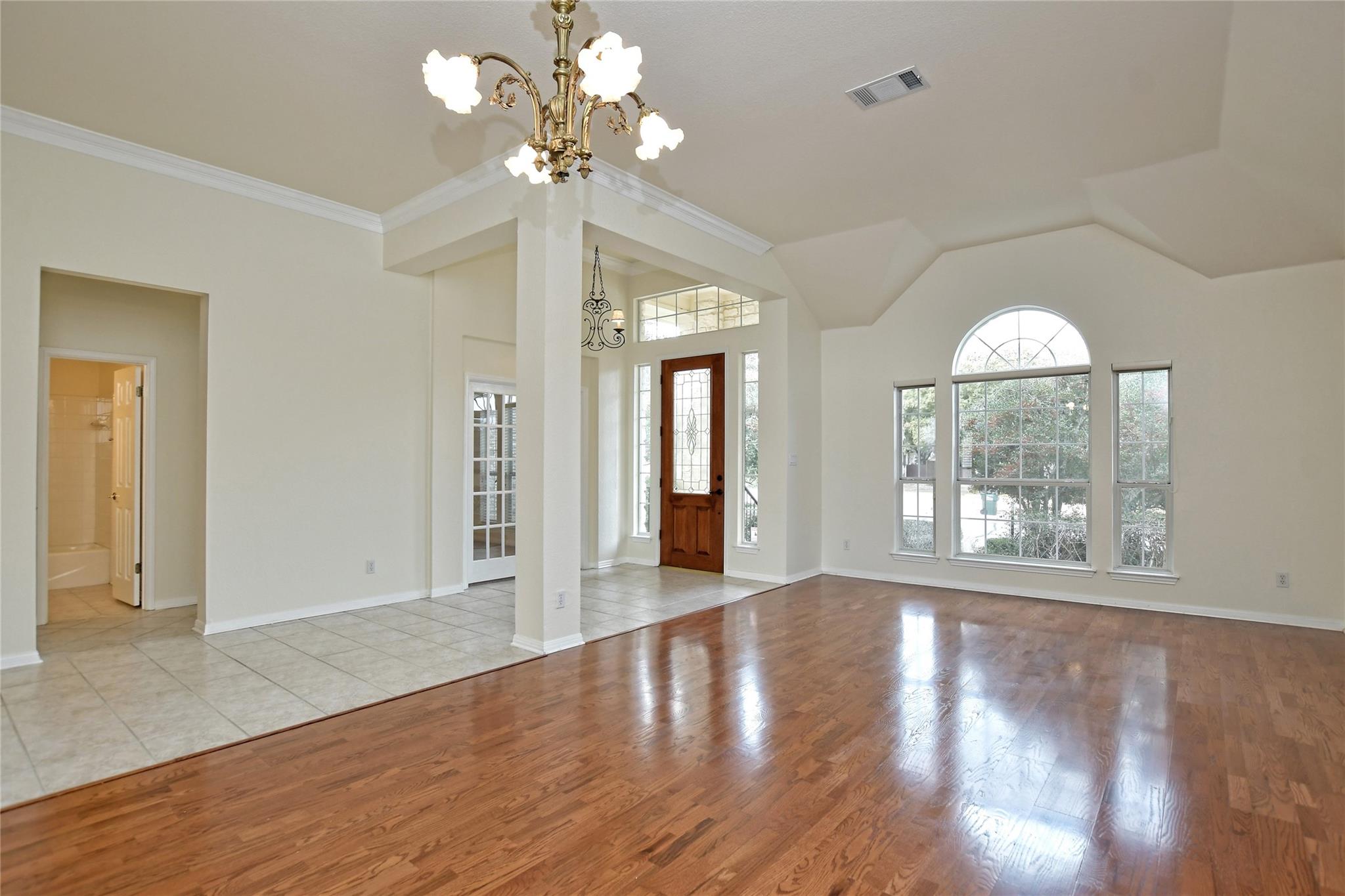 309 Champions Dr Property Photo 9