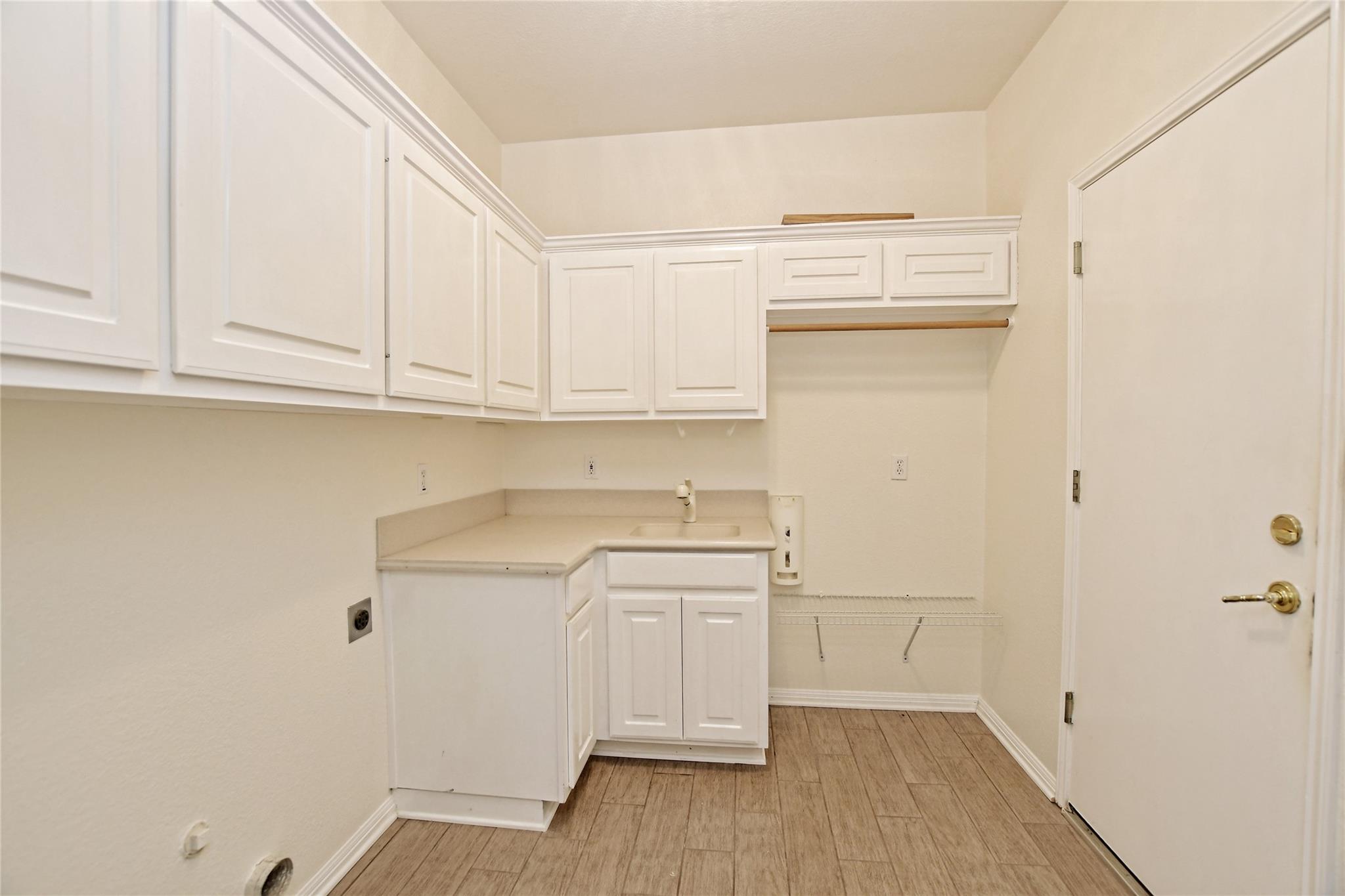 309 Champions Dr Property Photo 18