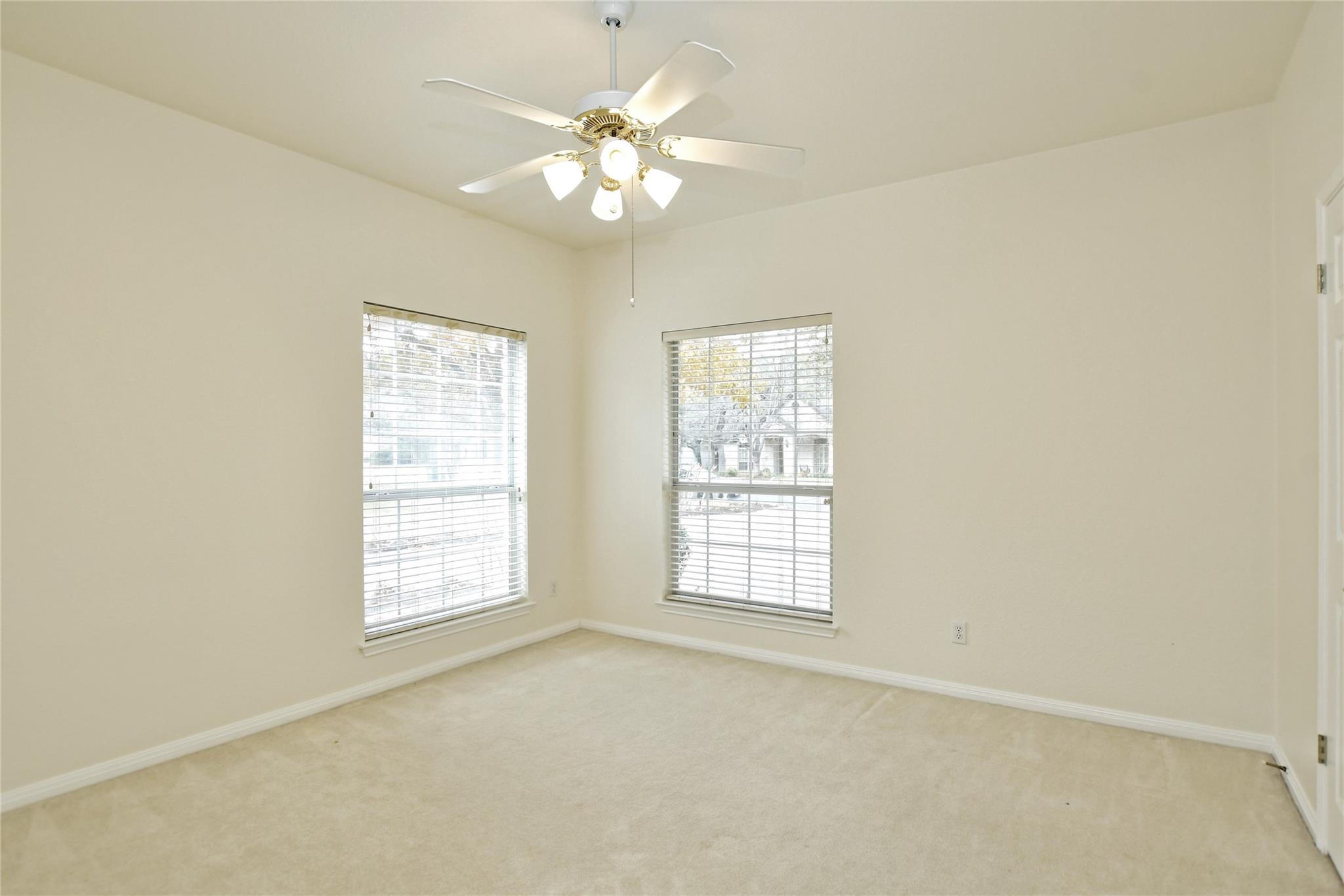 309 Champions Dr Property Photo 24