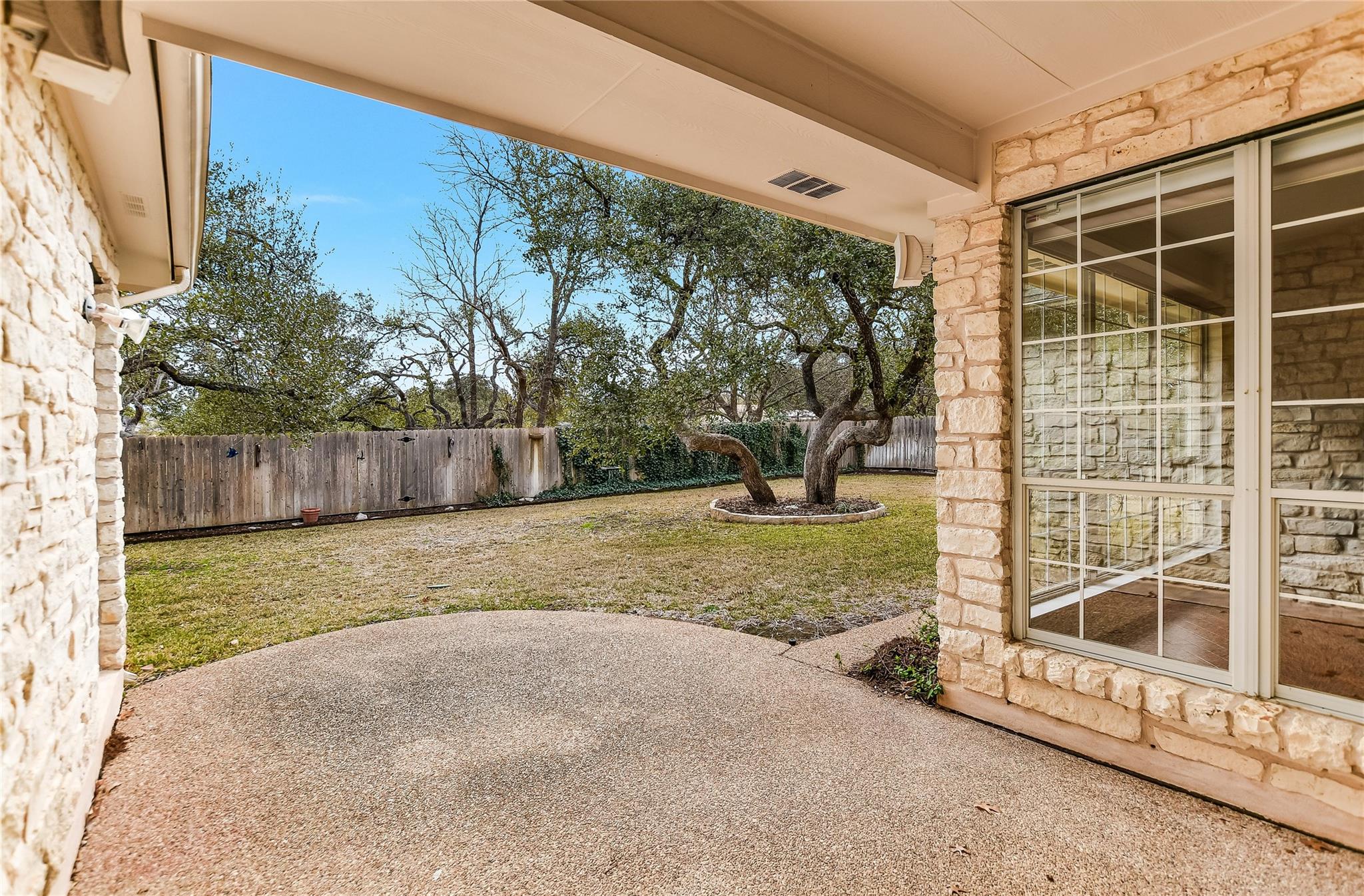 309 Champions Dr Property Photo 28