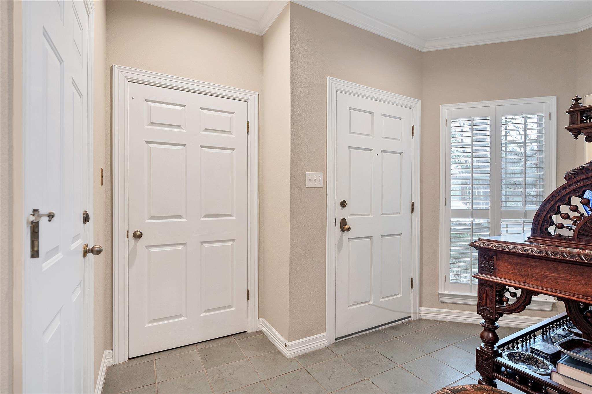 2716 Hillview Green Ln Property Photo 4