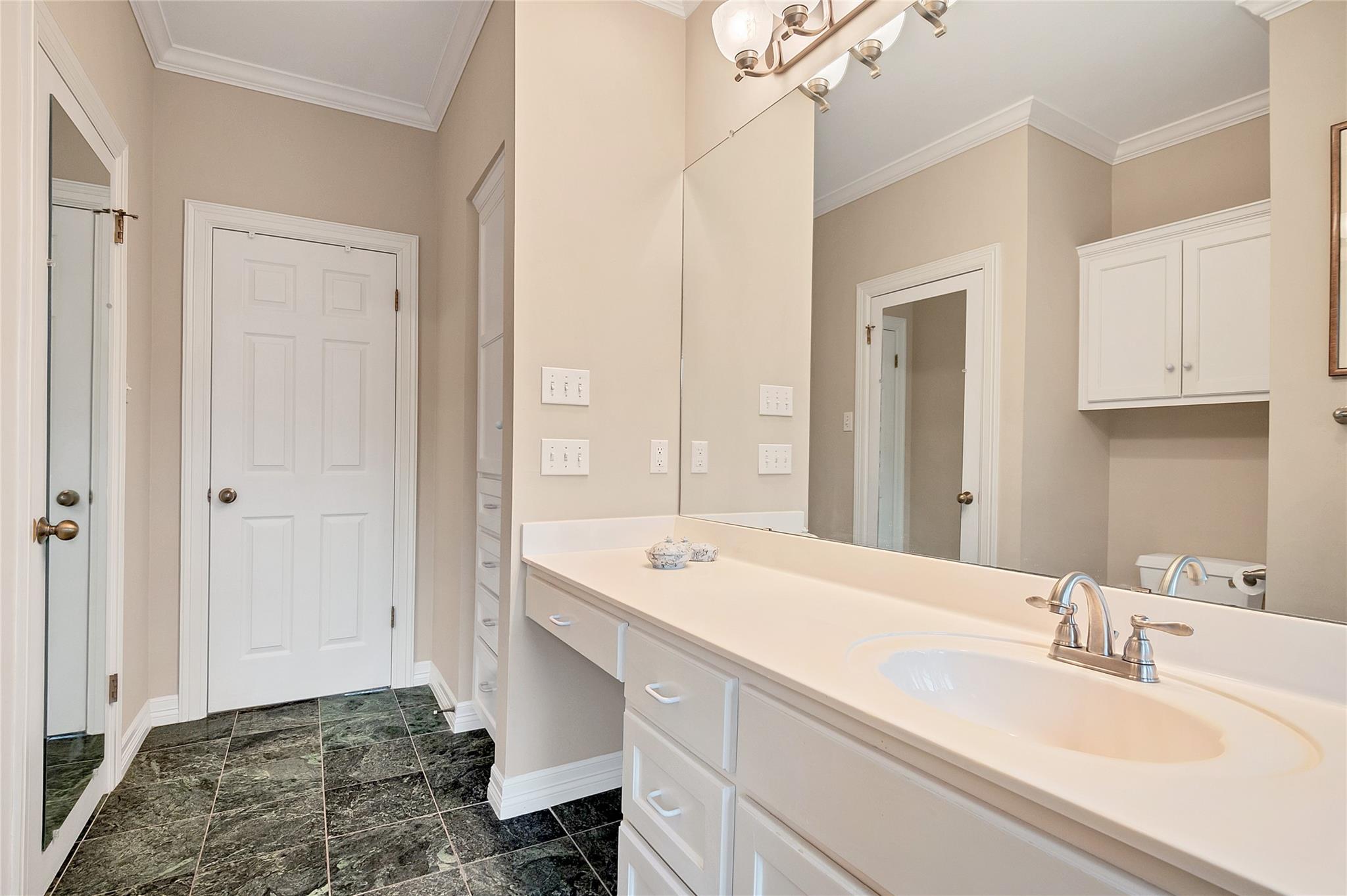 2716 Hillview Green Ln Property Photo 32
