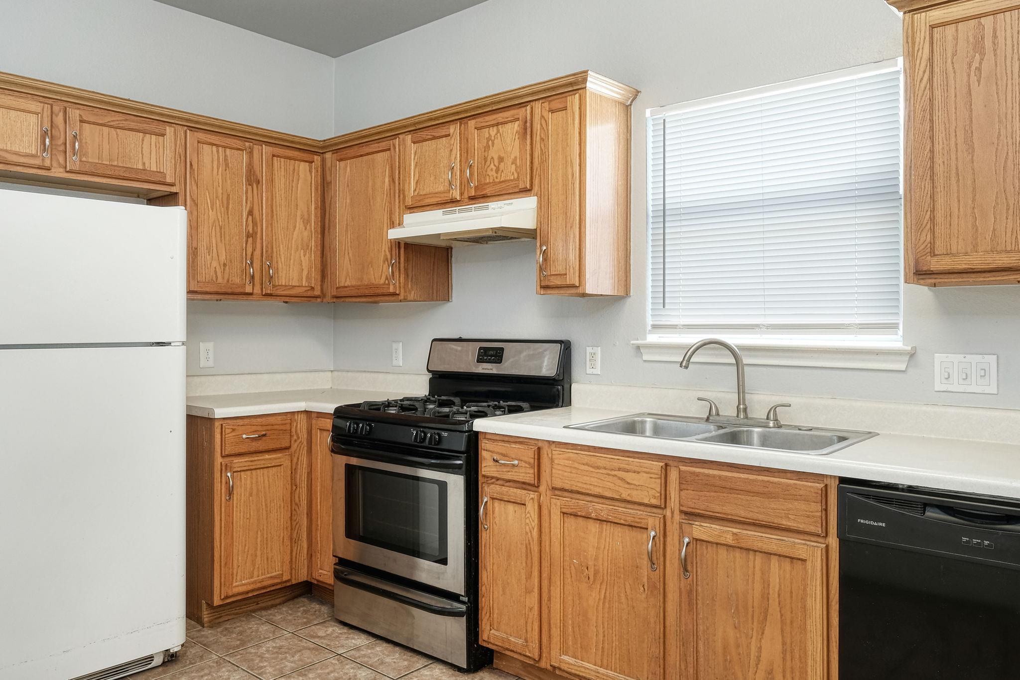 2802 Southampton Way #a Property Photo 5