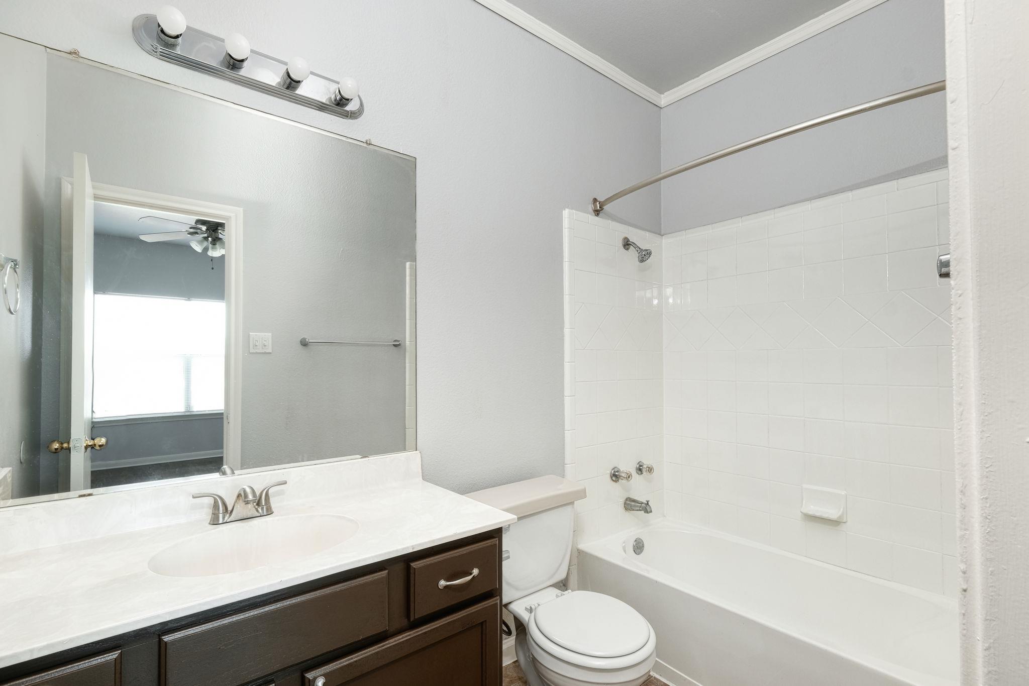 2802 Southampton Way #a Property Photo 8