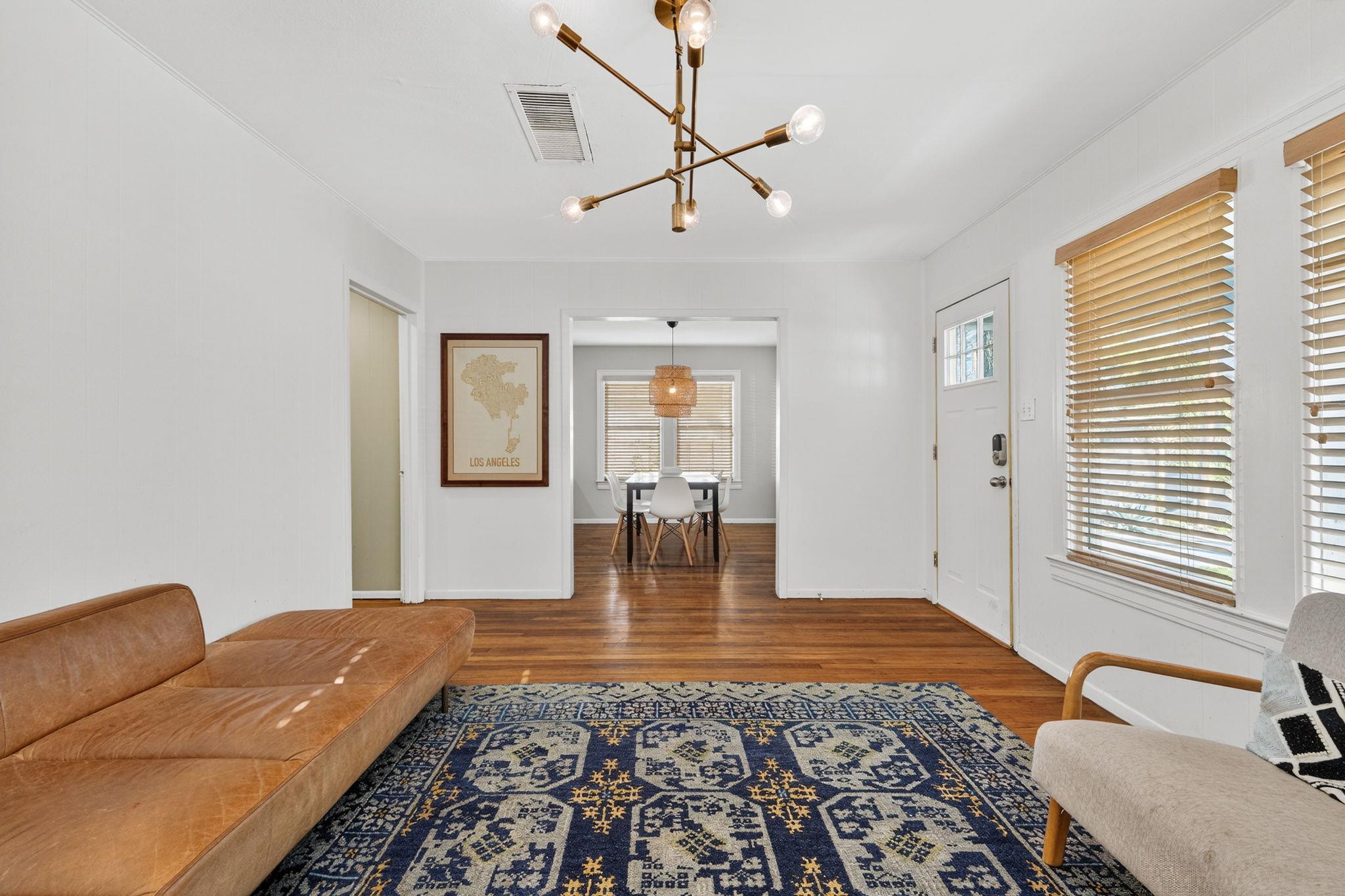 609 Fletcher St Property Photo 4
