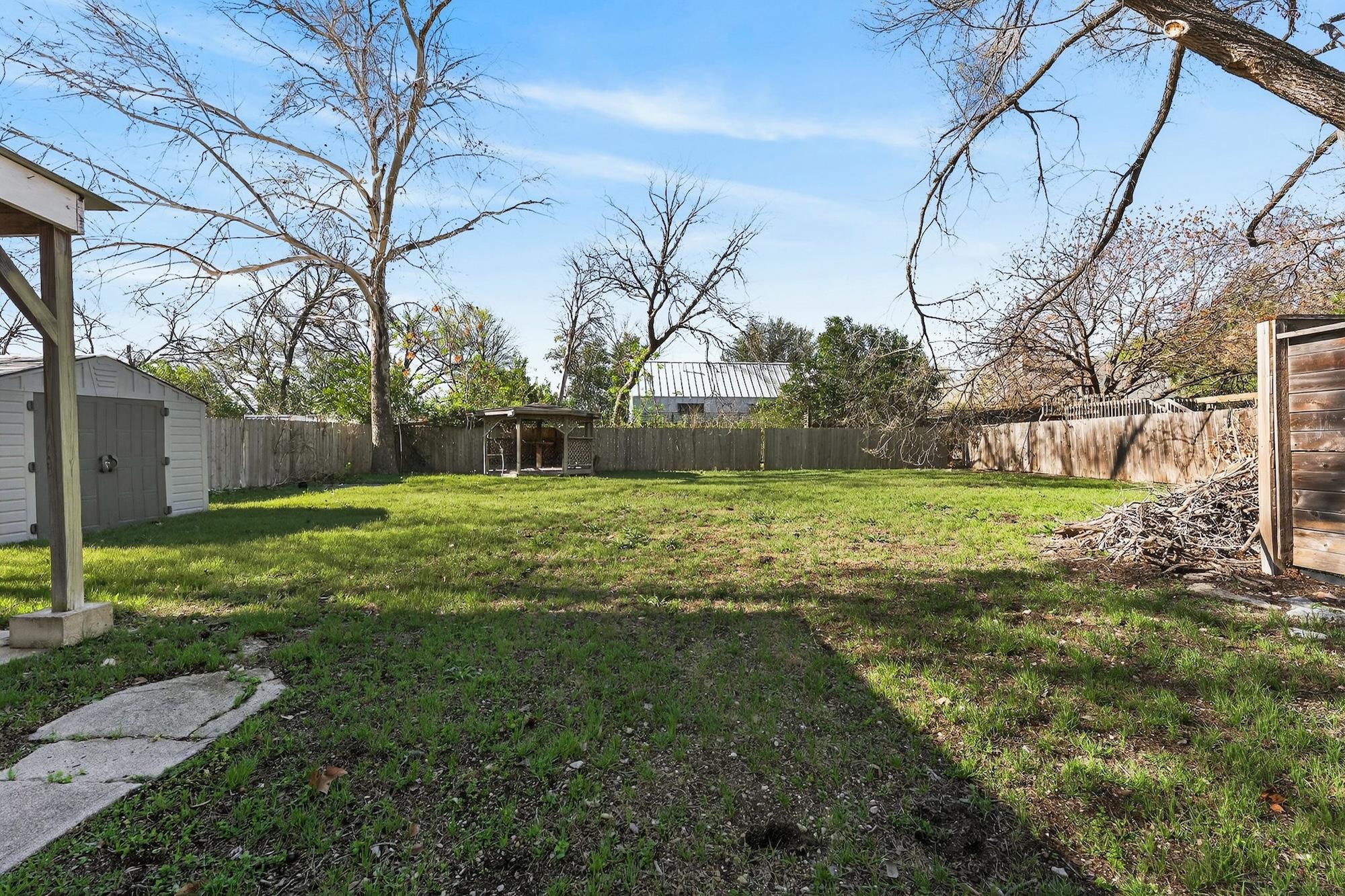 609 Fletcher St Property Photo 21