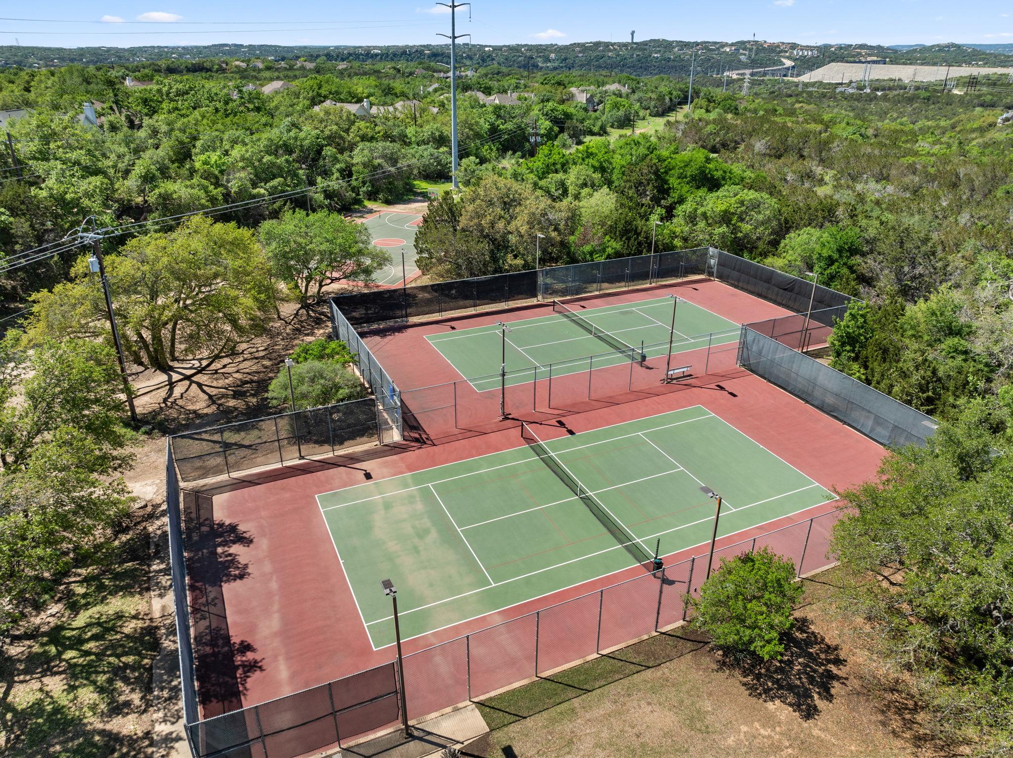 12816 Majestic Oaks Dr Property Photo 31