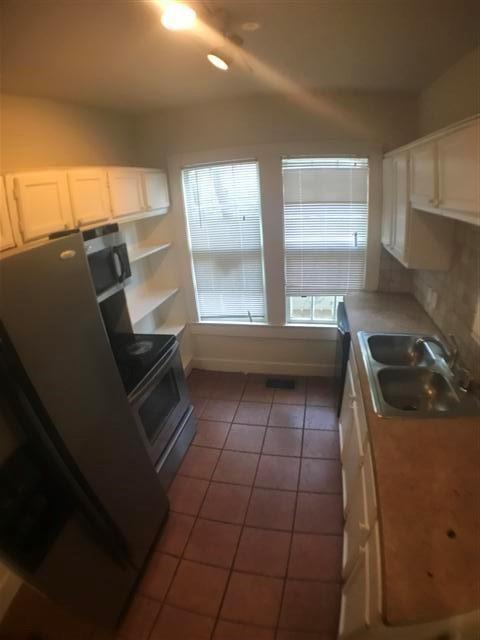 2710 Whitis Ave #b Property Photo 4