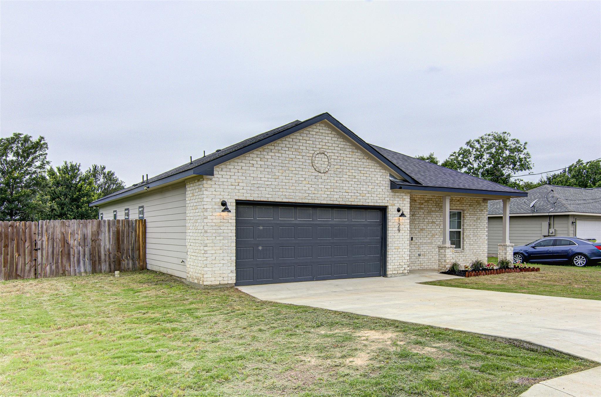 129 Kawainui Ln Property Photo 3