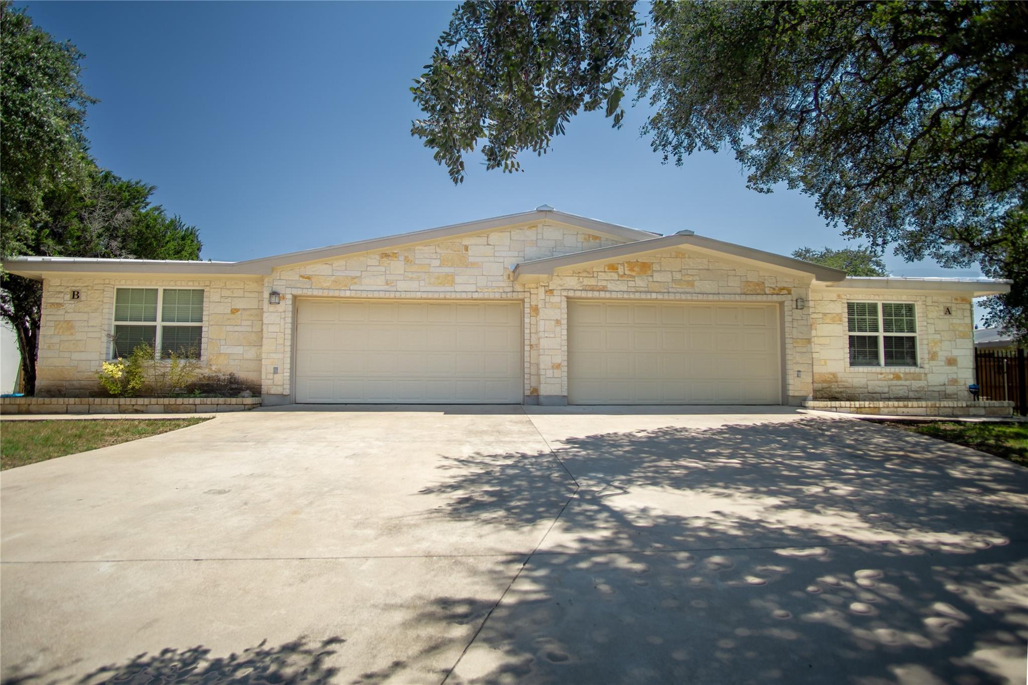 5705 Thunderbird St Property Photo 1