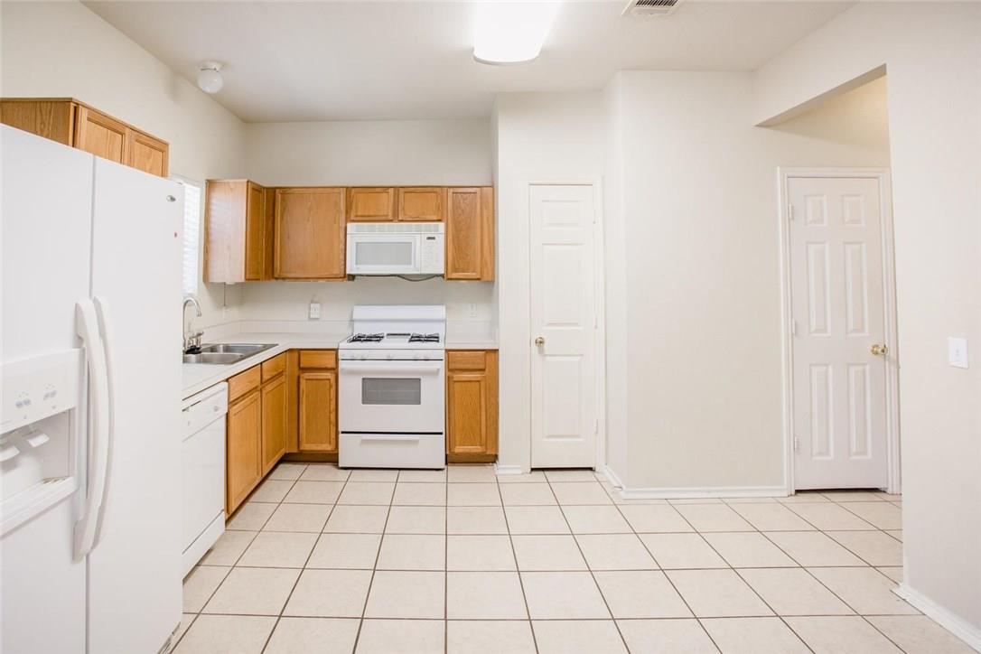 145 Michaelis St #a Property Photo 8