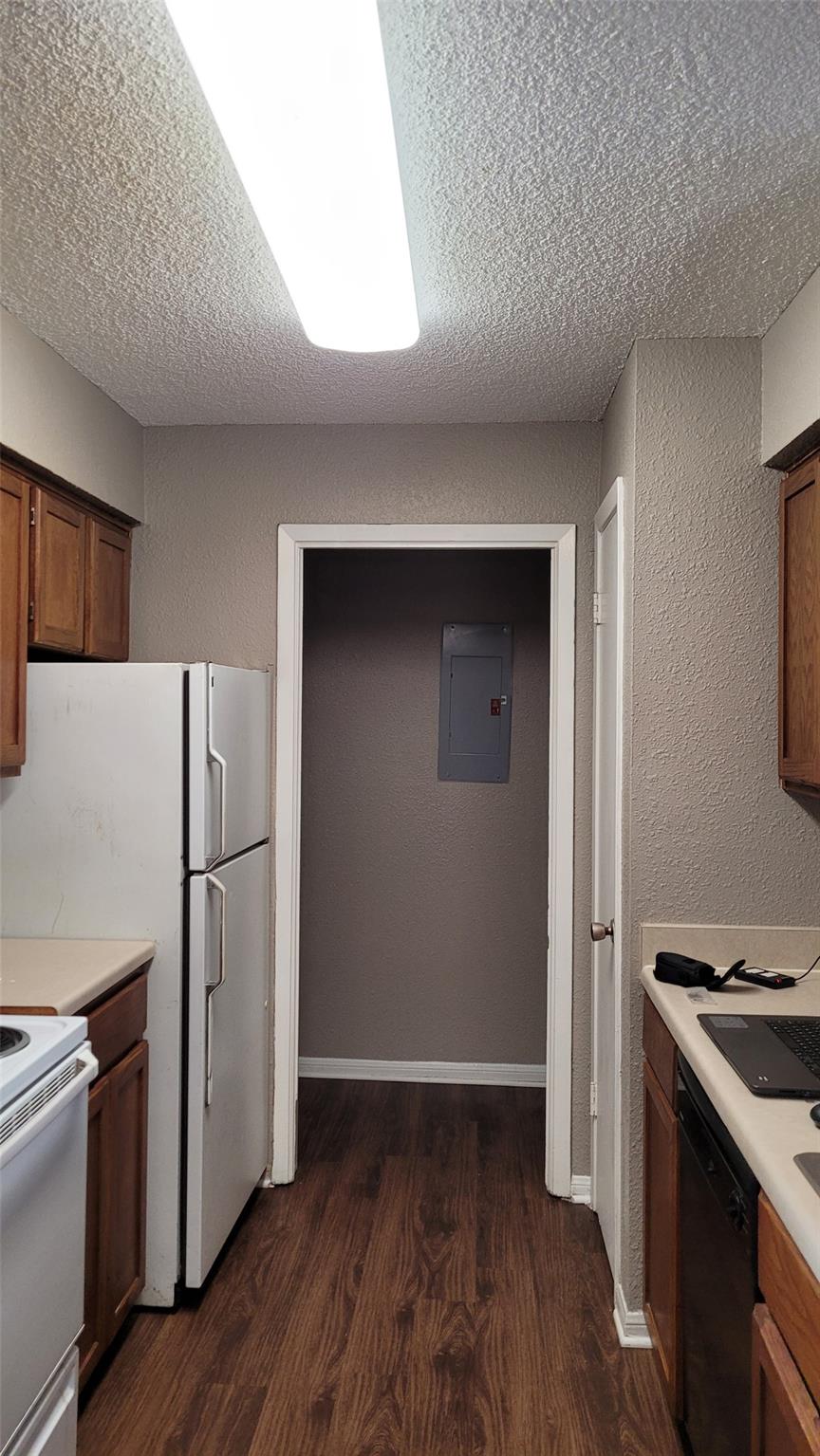 8804 Schick Rd #c Property Photo 4