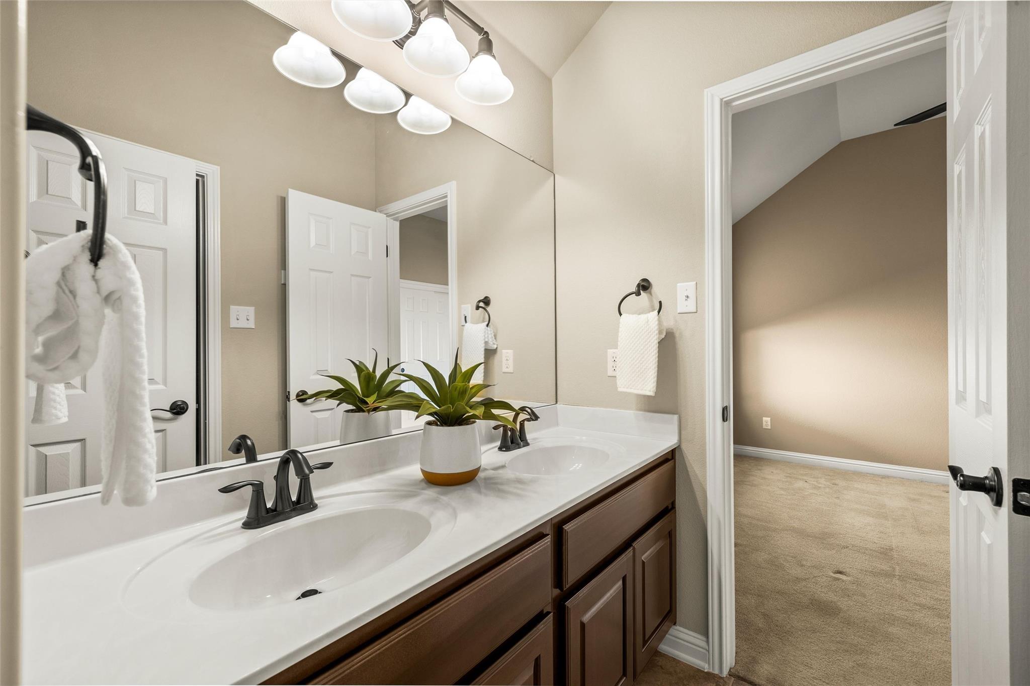 504 Wild Rose Dr Property Photo 28